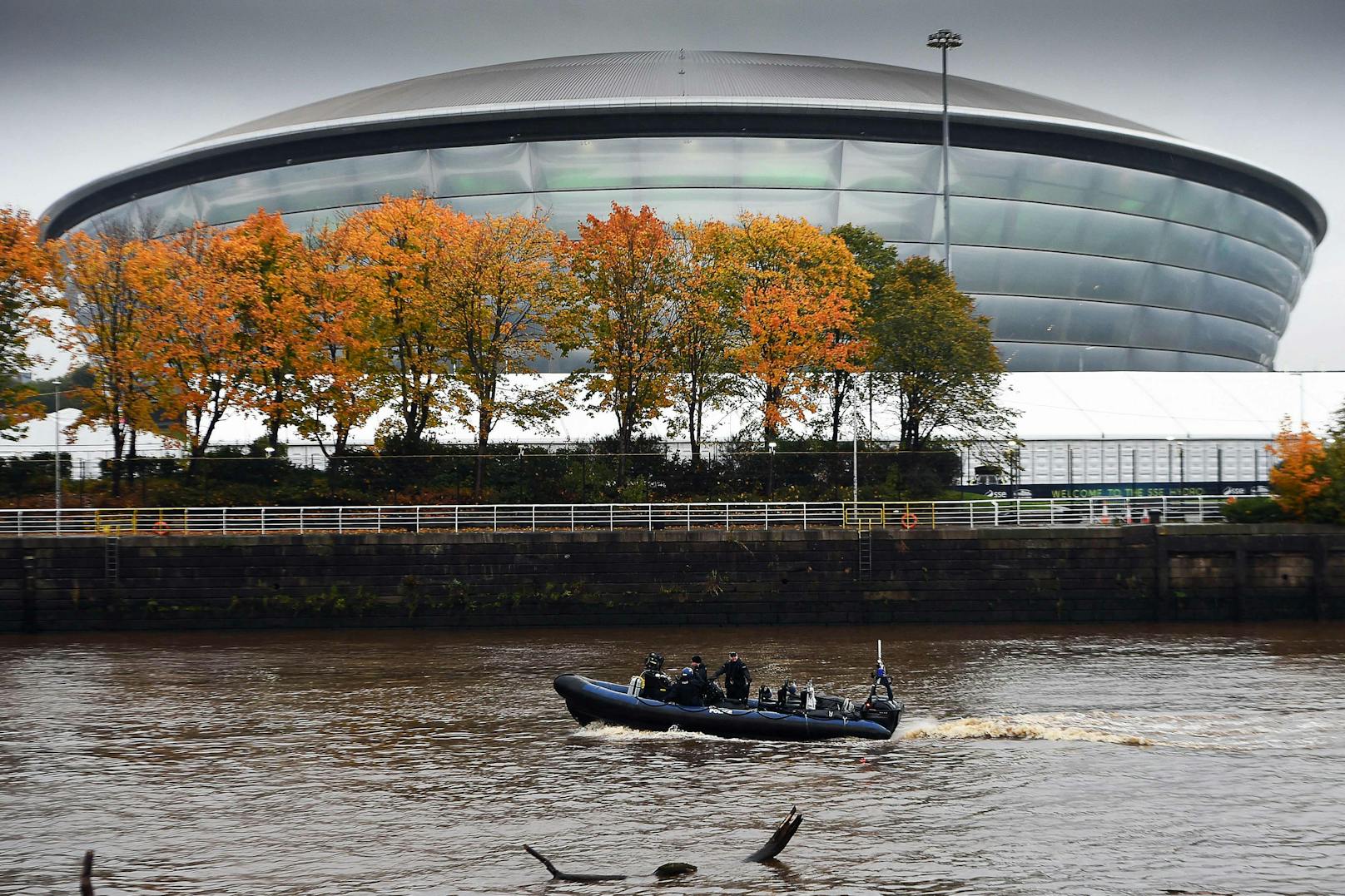 River Clyde und COP26-Austragungsort in Glasgow. Von 31. Oktober bis 12. November 2021 verhandeln die Regierungen auf der Weltklimakonferenz in Glasgow darüber, wie sie das Pariser Klimaziel konkret einhalten können.