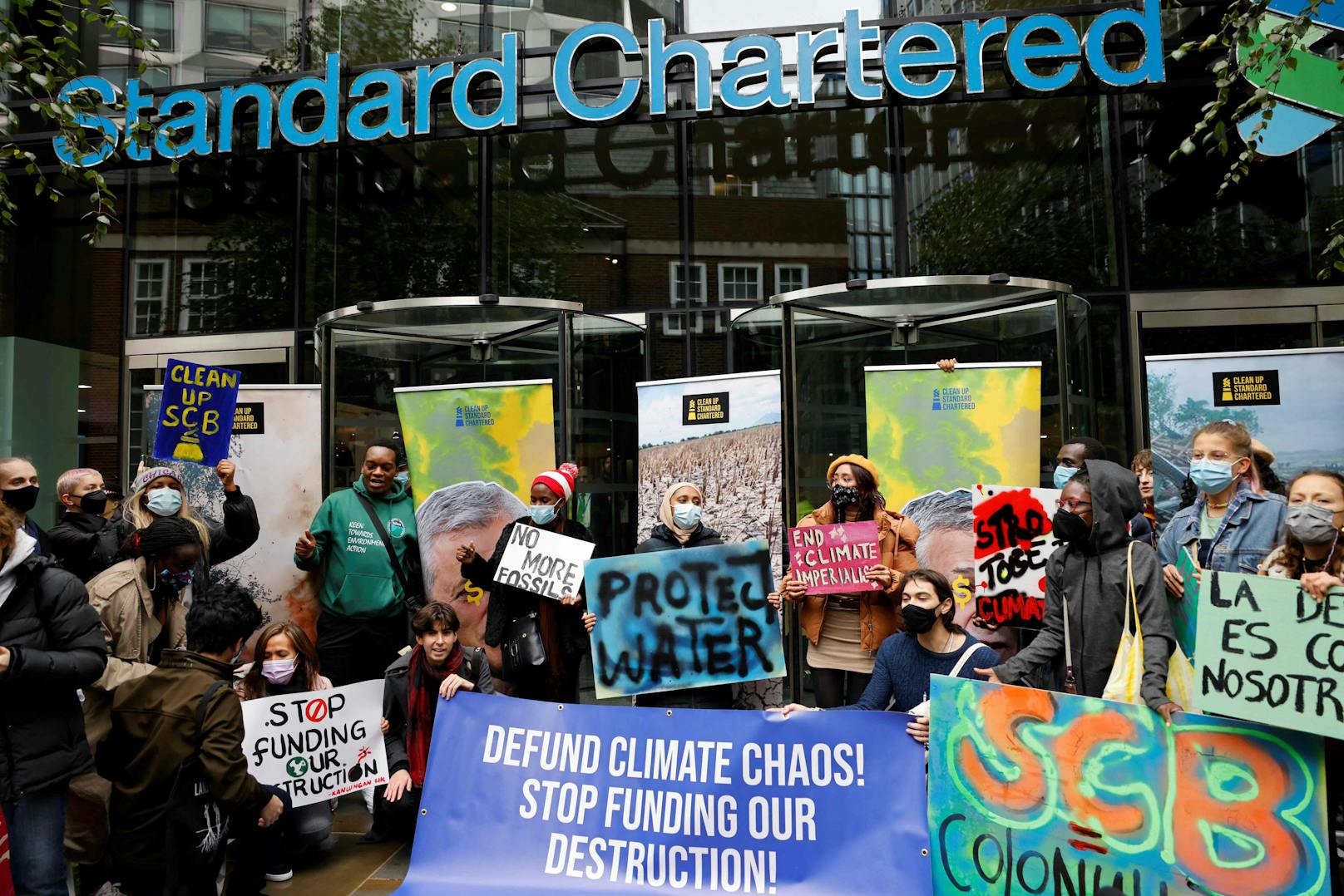 Klimaaktivisten demonstrieren in London für den Ausstieg aus fossilen Energien. Eine Demo von Vielen vor der Weltklimakonferenz COP26 in Schottland. Und es werden wohl noch einige folgen.