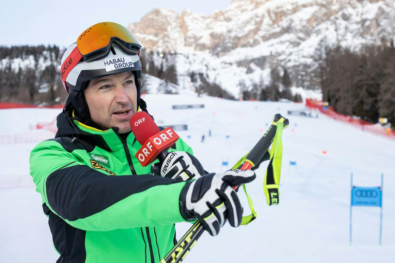 Hans Knauß ist nach wie vor ein gefragtes Werbegesicht. Das hat er auch seiner Präsenz als Speed-Experte im ORF zu verdanken. Der ehemalige Spitzenläufer ist aufgrund seiner flotten Sprüche und Emotionalität bei Ski-Fans beliebt.