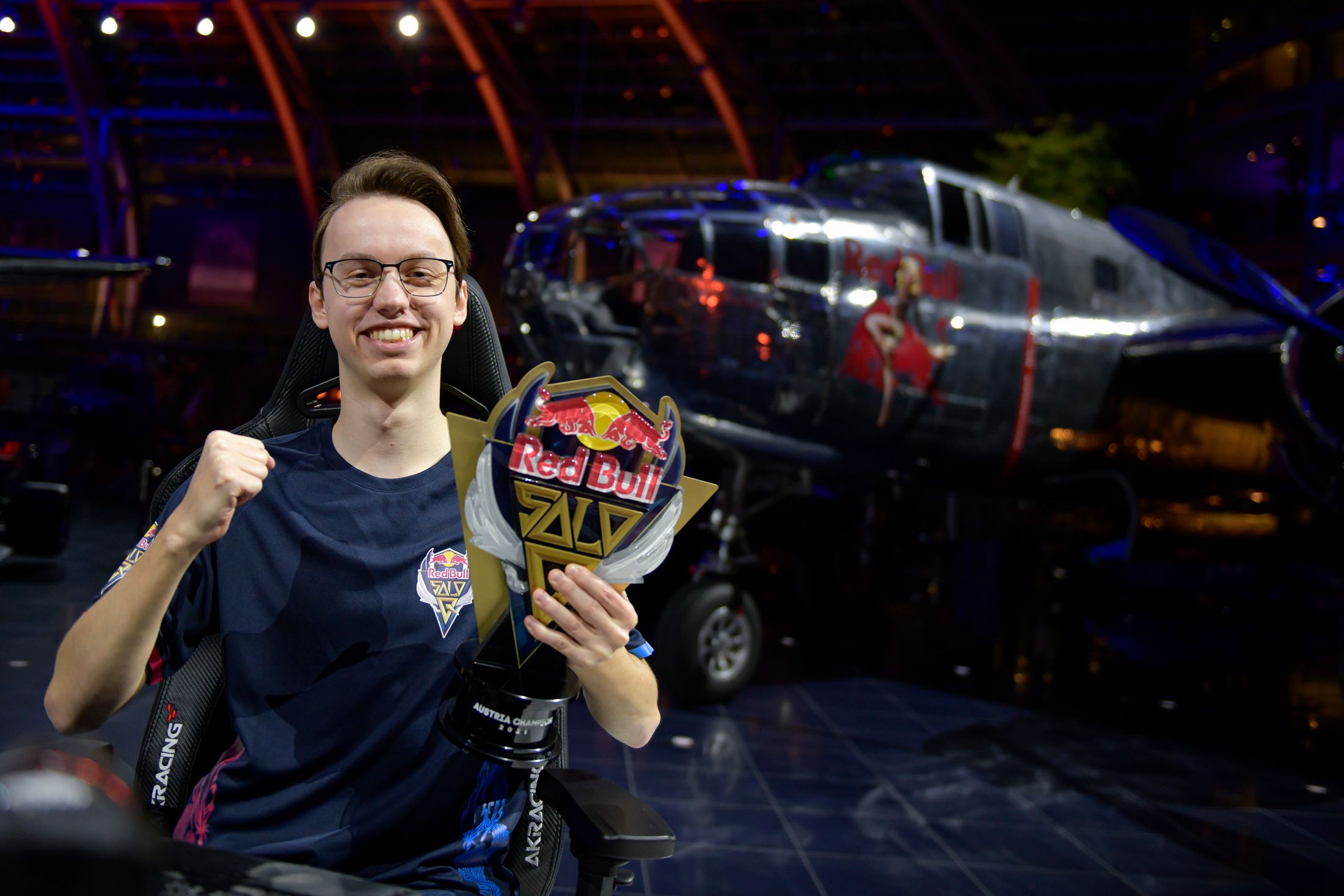 Julian „WKR Marth“ Maletzky aus Oberösterreich gewinnt Österreich Finale von „Red Bull Solo Q“  in Salzburg