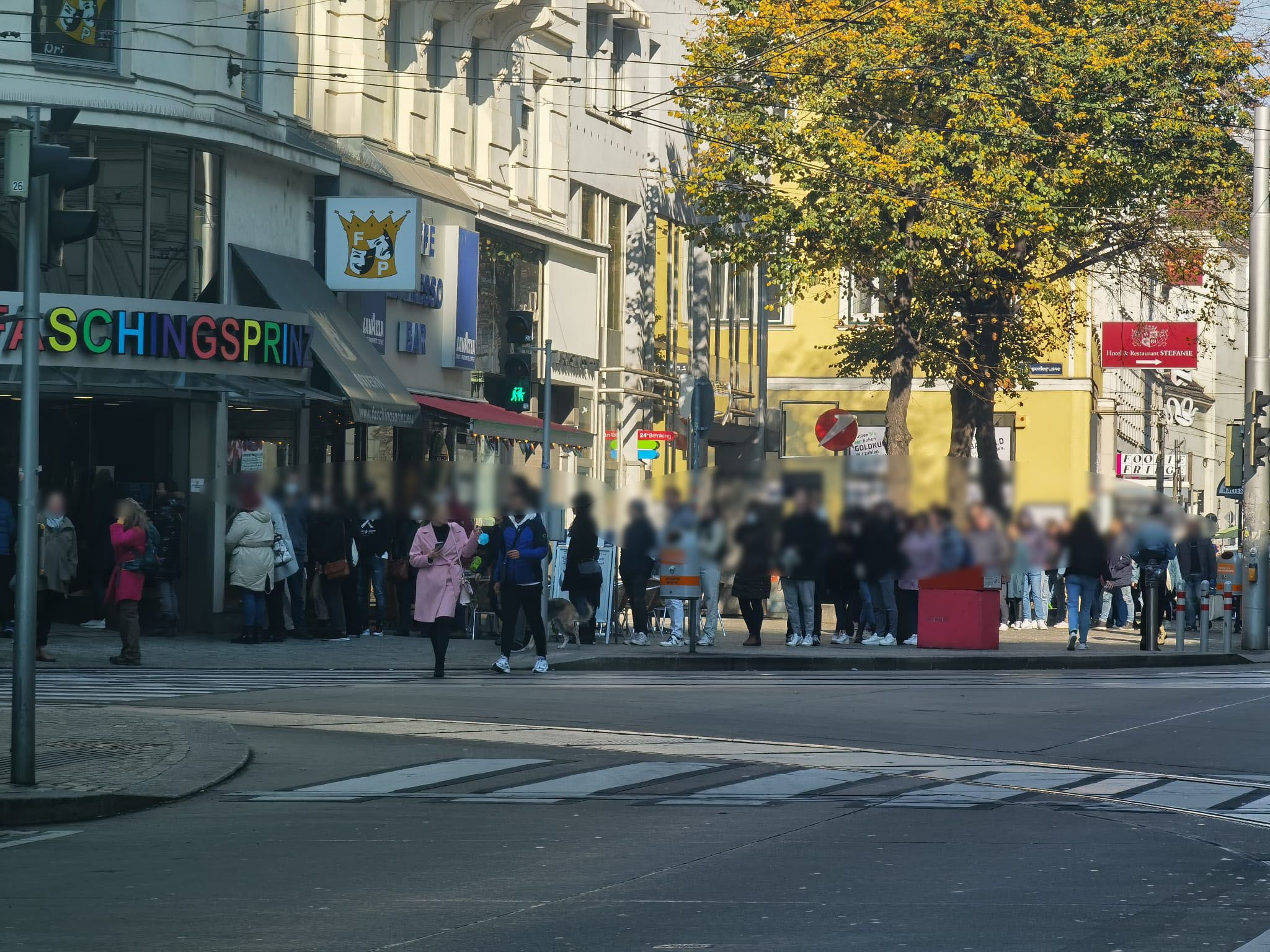 Die Schlange schien ewig lang zu sein 