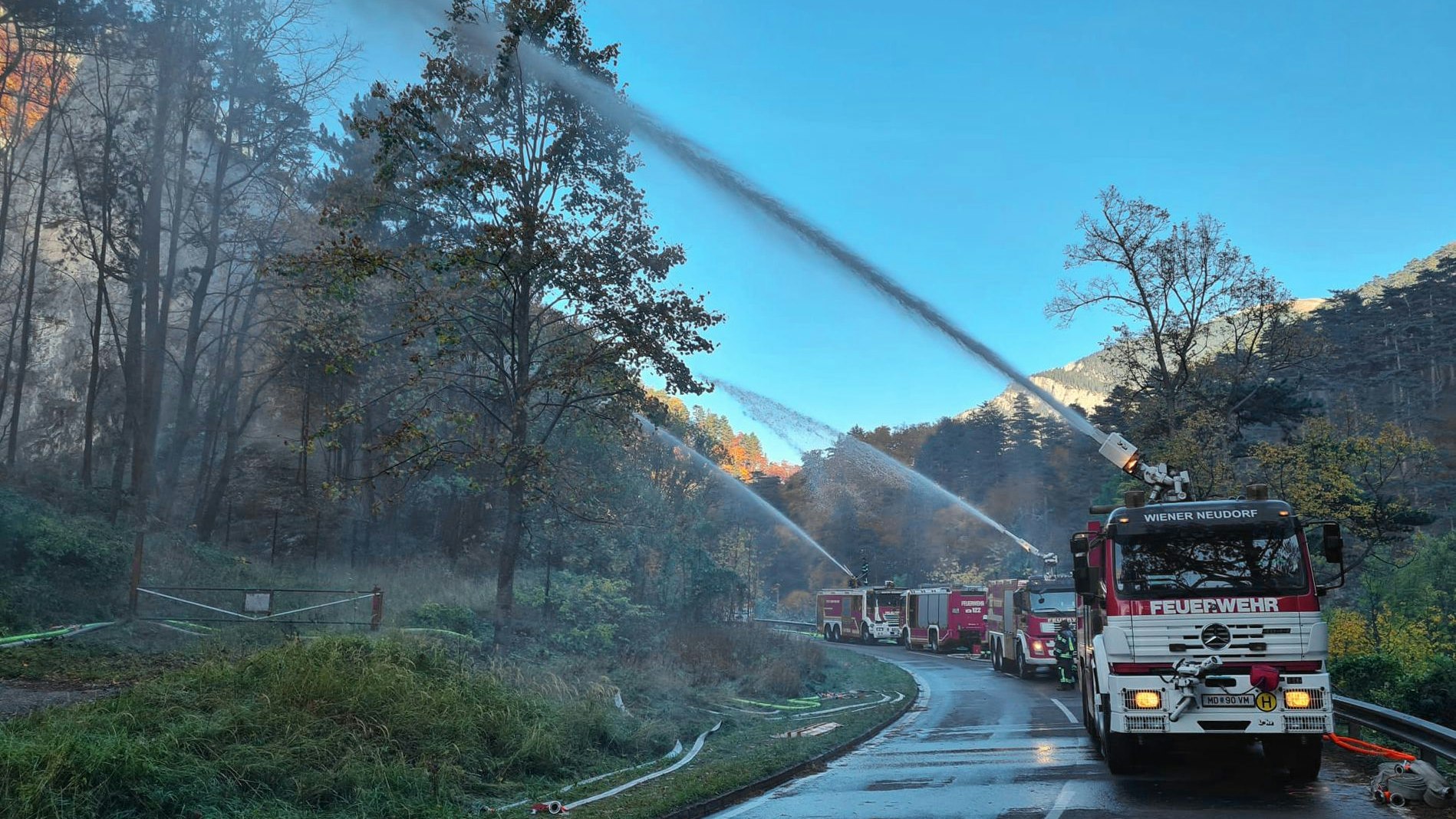 Die Feuerwehr steht im Höllental im Dauereinsatz.