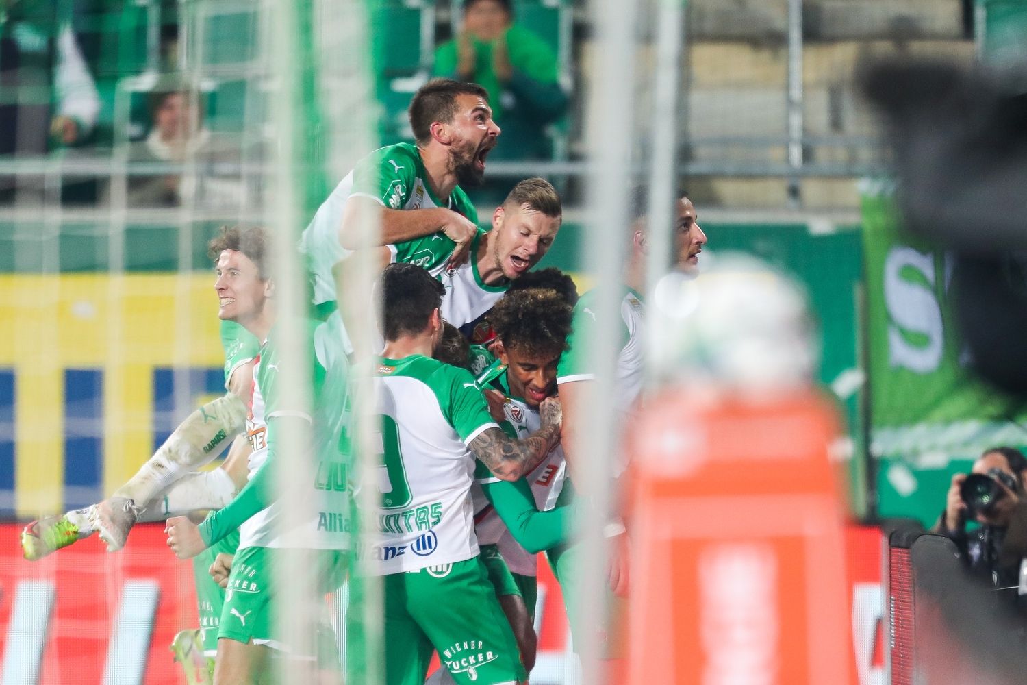 Rapid jubelt über einen wichtigen Heimsieg