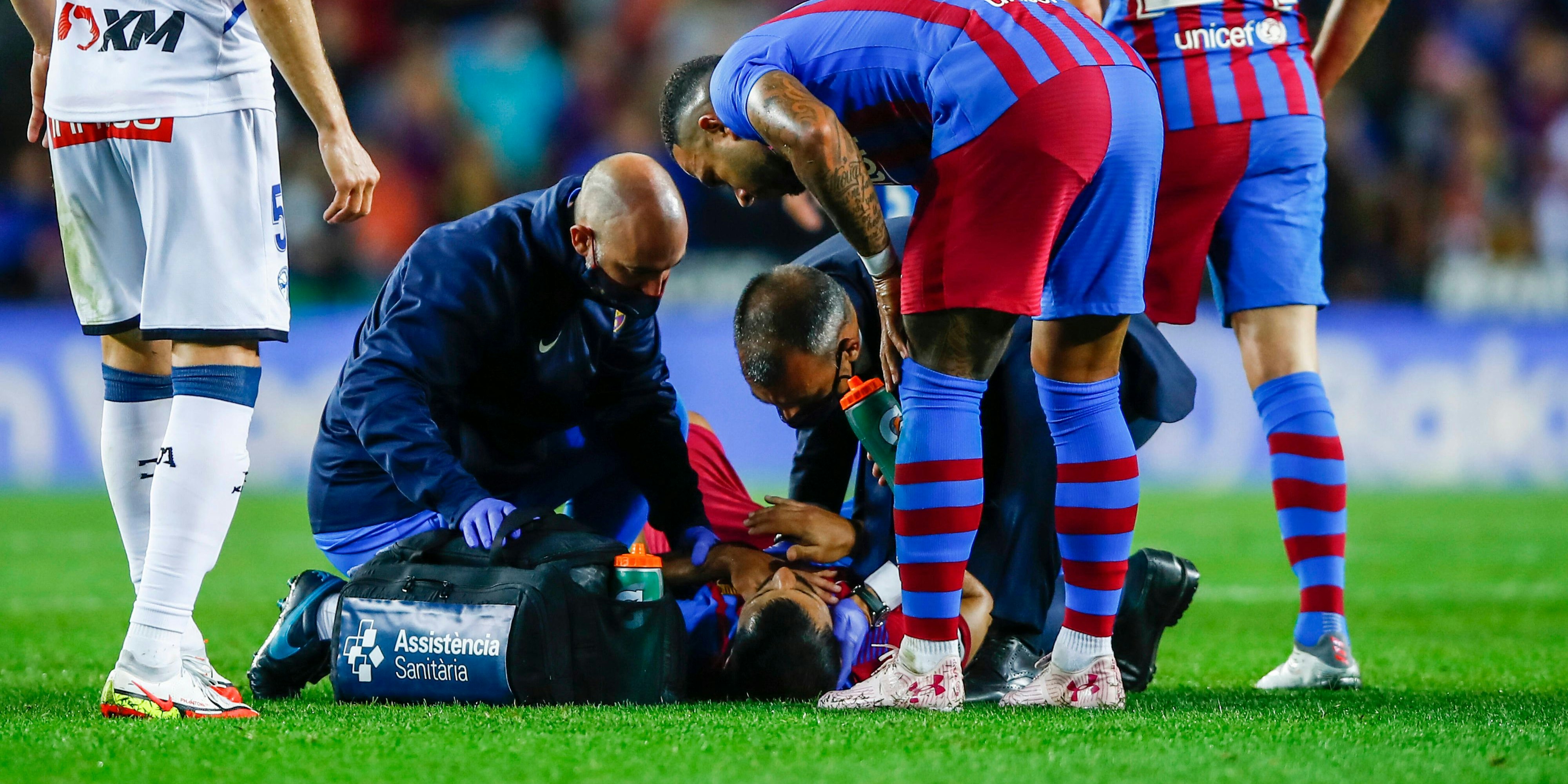 Sergio Agüero wird behandelt