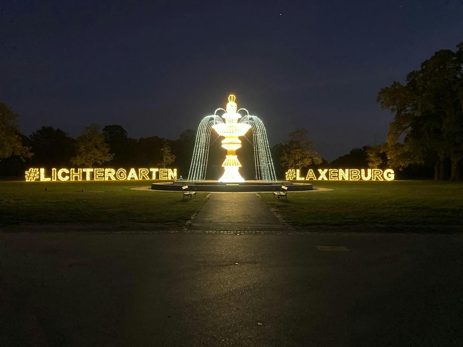 "llumina", der magische Lichtergarten im Schlosspark Laxenburg