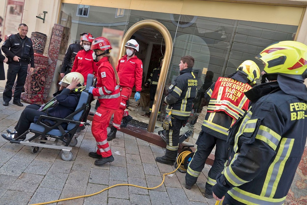 Die Einsatzkräfte vor Ort.