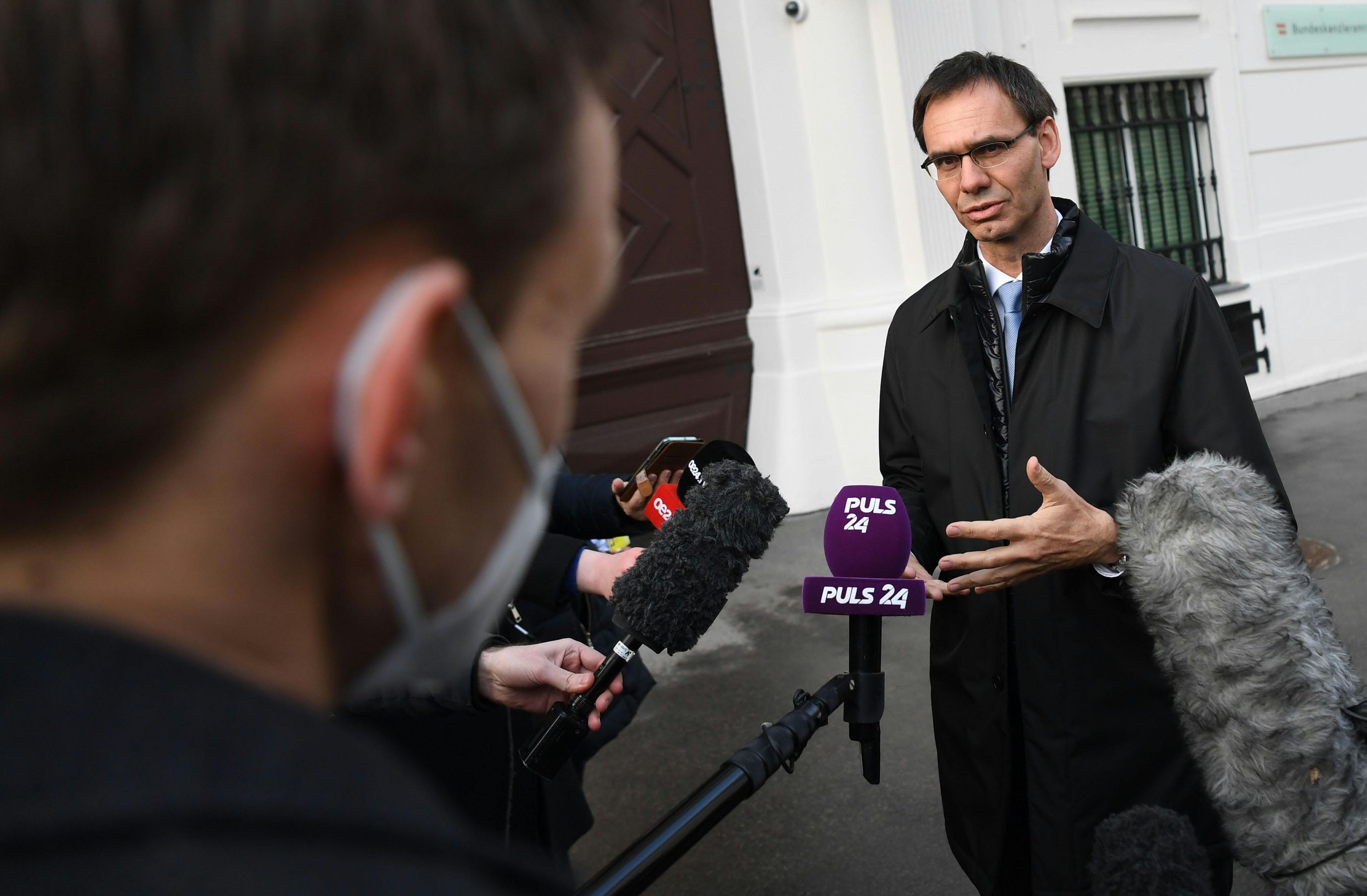 Mückstein habe gegenüber Markus Wallner angekündigt, dass es wohl eine Verschärfung der Veranstaltungsregeln noch diese Woche geben wird.