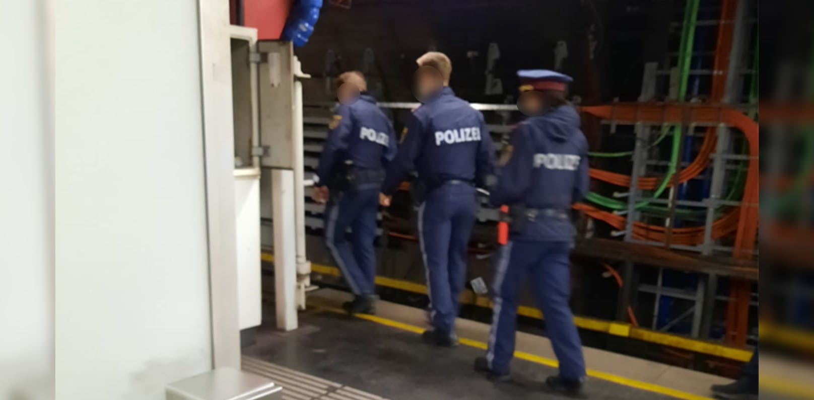 Die Wiener Polizei suchte einen Mann in der U-Bahn.