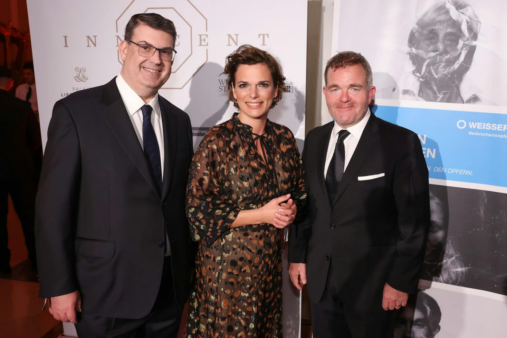 Oskar Deutsch, Pamela Rendi-Wagner und Cornelius Obonya beim Cocktail-Empfang.
