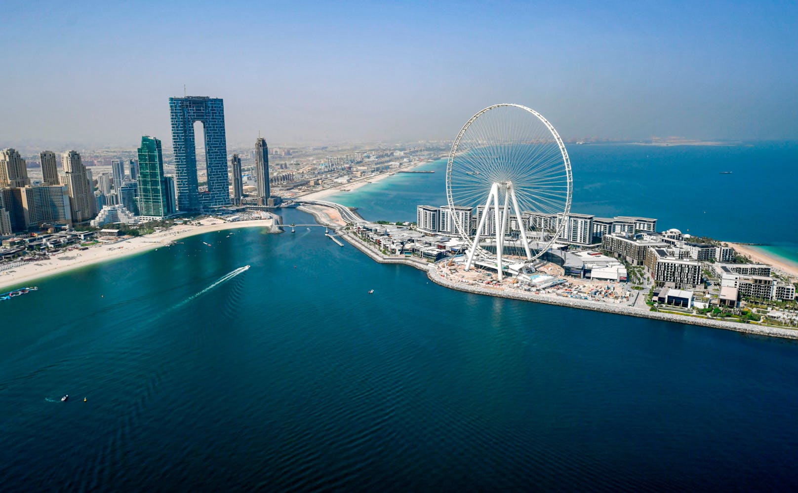 Auf der künstlich aufgeschütteten Insel&nbsp;Bluewaters Island begann der Bau des "Ain Dubai"&nbsp;("Das Auge von Dubai").&nbsp;