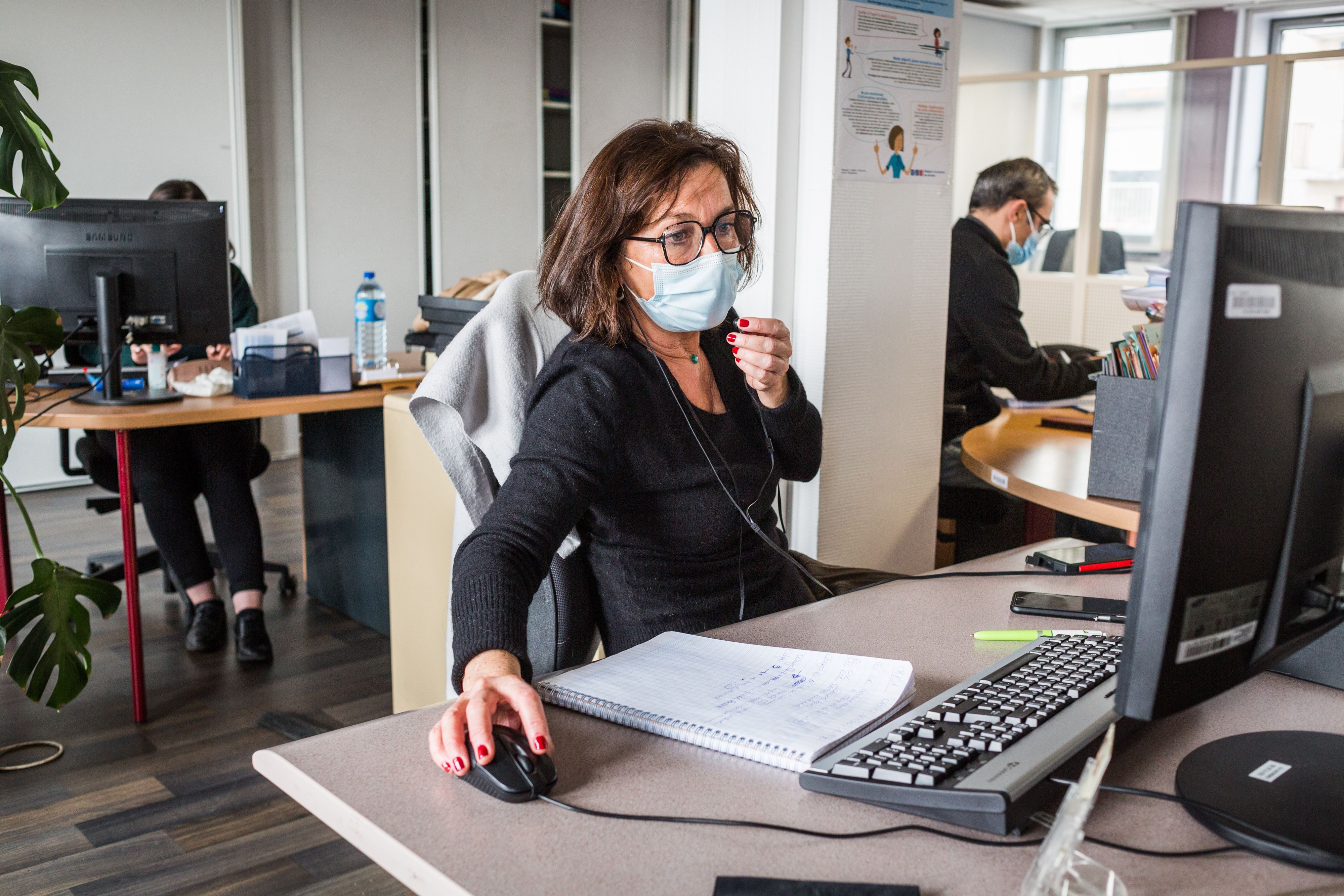 Der Krisenstab sucht auf Facebook nach Mitarbeiter (Symbolbild).