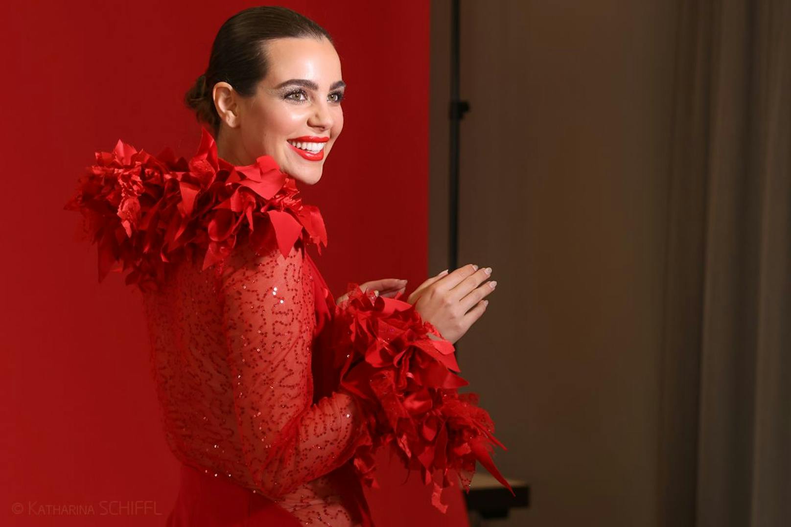 Nadine Mirada ist das neue Gesicht des Haute Couture Austria Award 2021