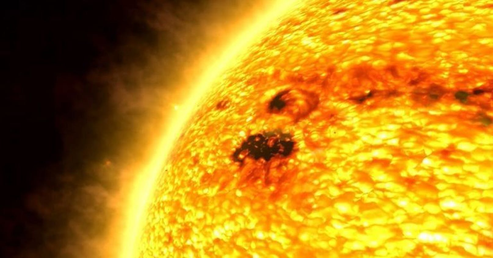 Forscher warnen vor einem heftigen Sonnensturm, der die Erde heute trifft.