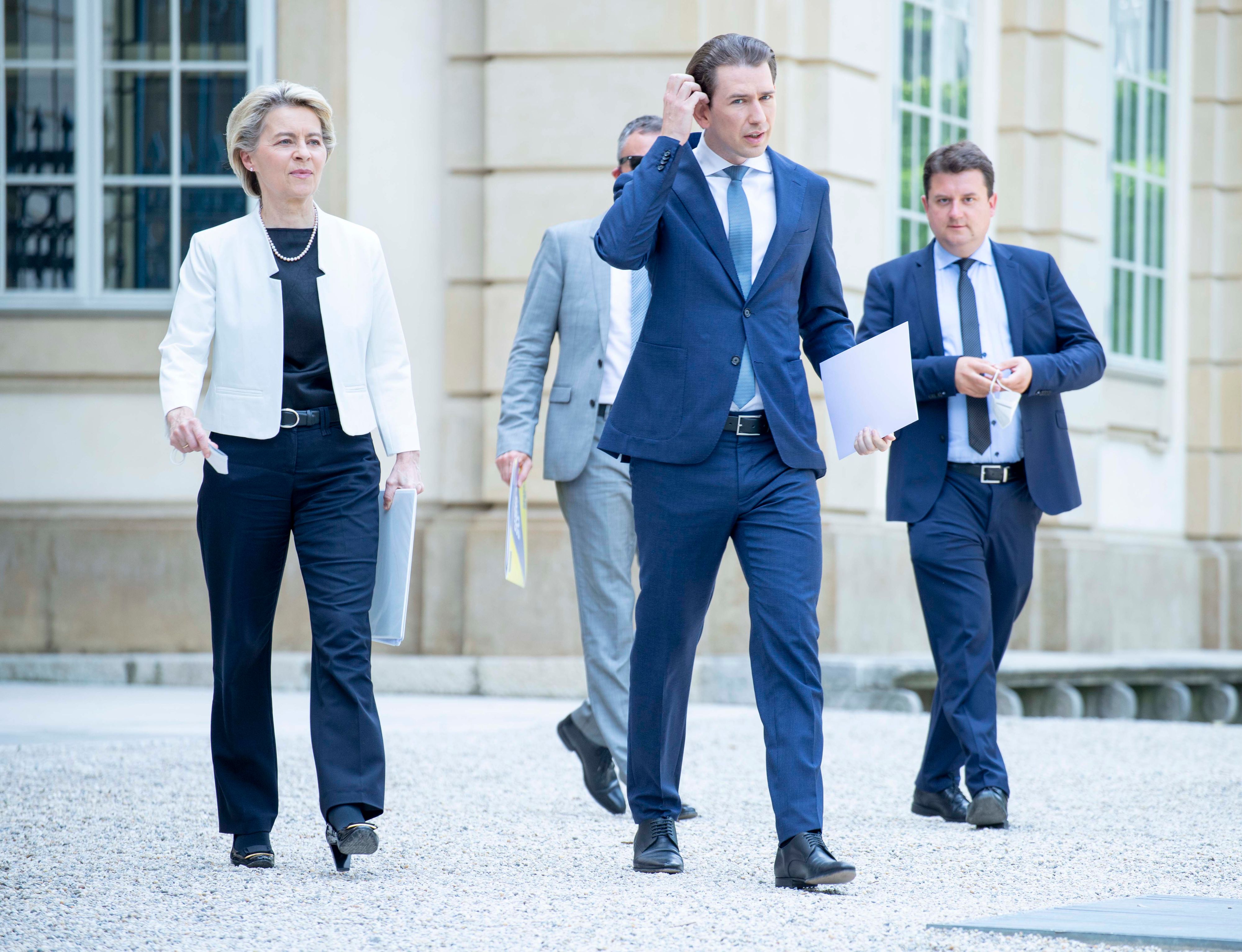 Ex-Bundeskanzler <strong>Sebastian Kurz</strong> (ÖVP) sowie die Präsidentin der Europäischen Kommission <strong>Ursula Von der Leyen</strong> am 21. Juni in Wien.