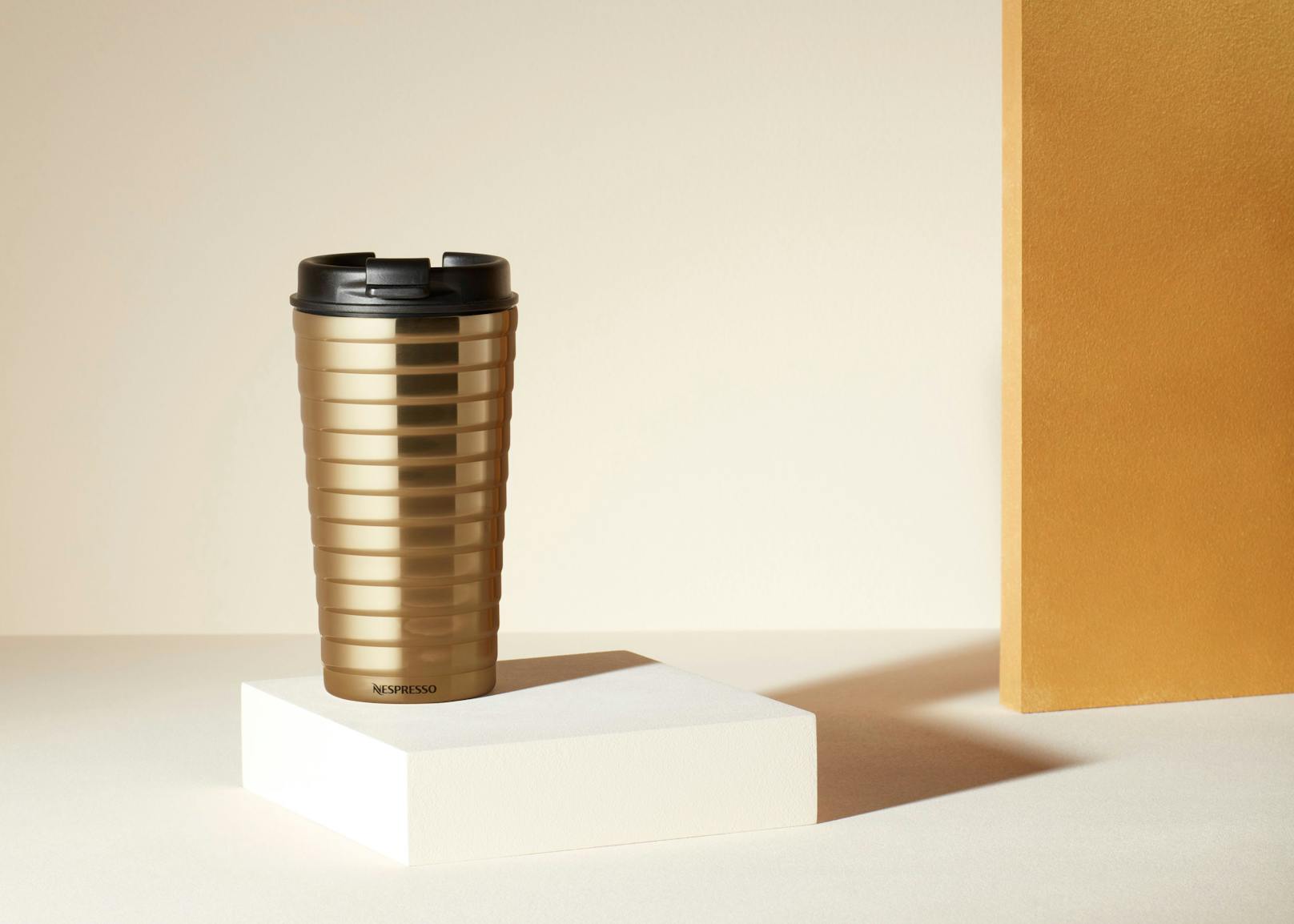 <strong>Nespresso TOUCH</strong> Golden Travel Mug
