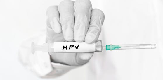 Es wird empfohlen, bereits im Kindesalter gegen HPV zu impfen.
