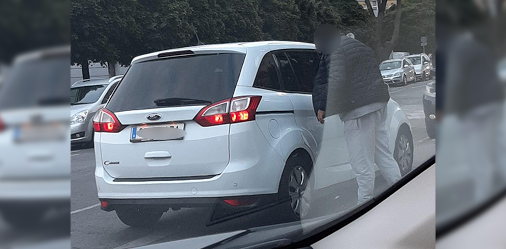 Ein Wiener erhebt schwere Vorwürfe gegen einen Fahrtendienst.