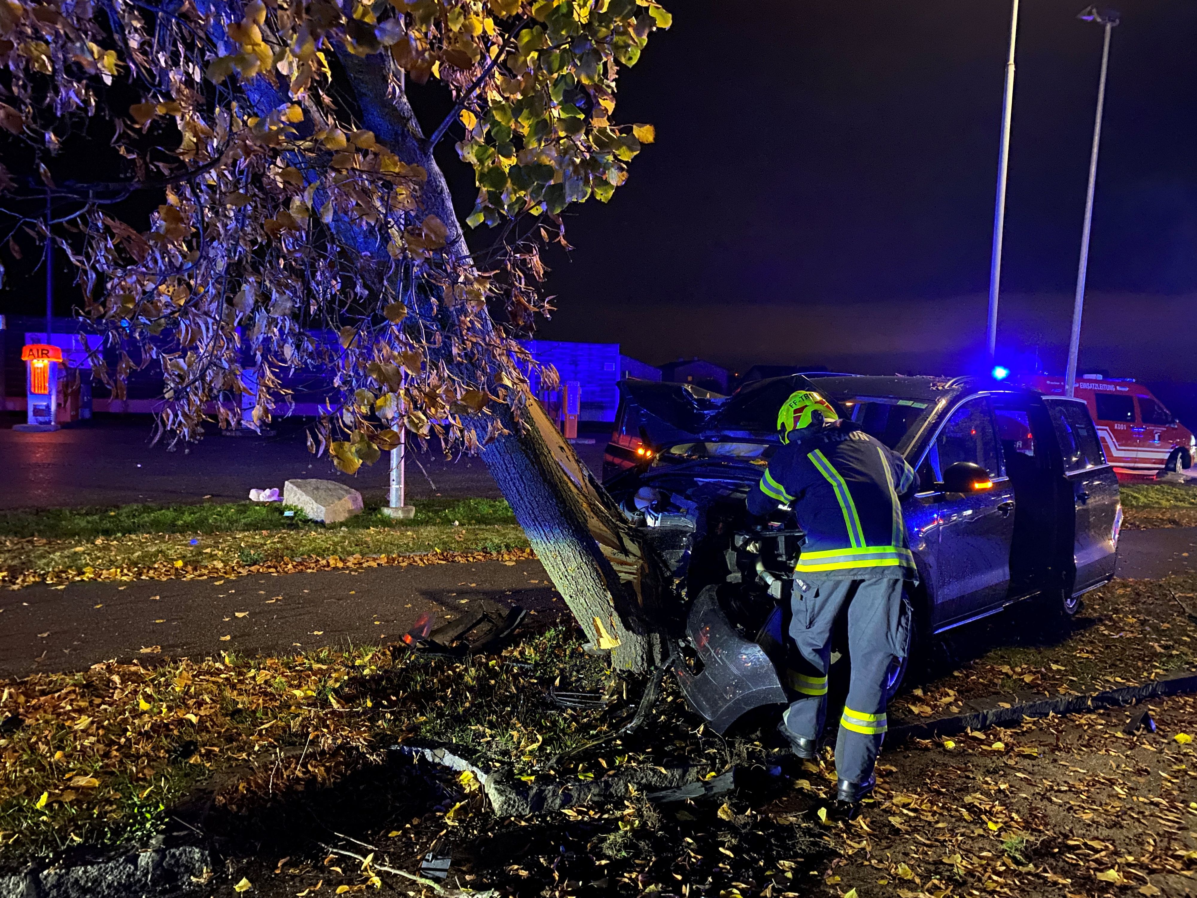 Die Kameraden der Feuerwehr Traun übernahmen die Aufräumarbeiten.