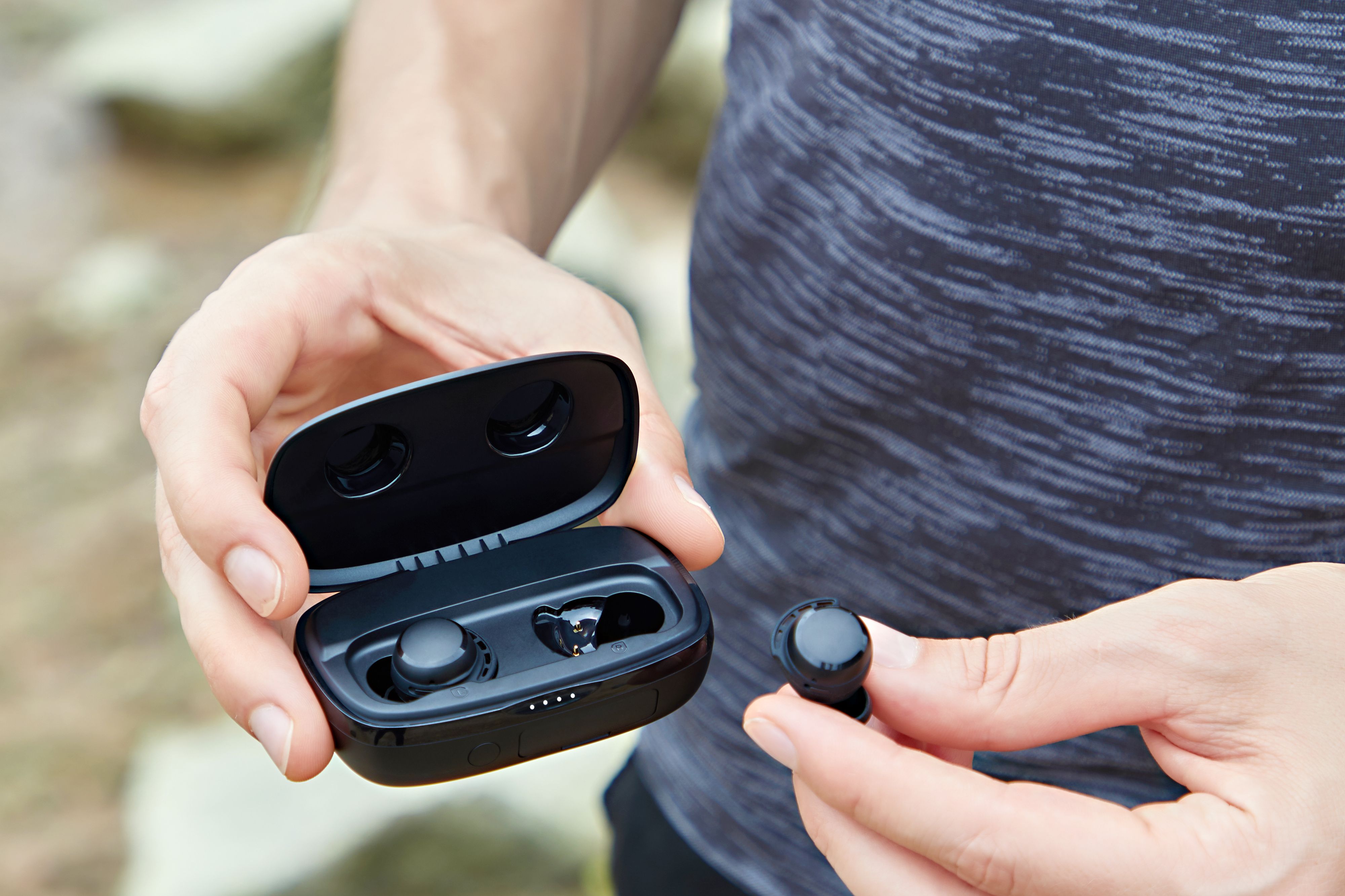 FlyBuds 3 von Tribit sind mit 100 Stunden Laufzeit die Ausdauerspezialisten unter den In-Ear-Kopfhörern.