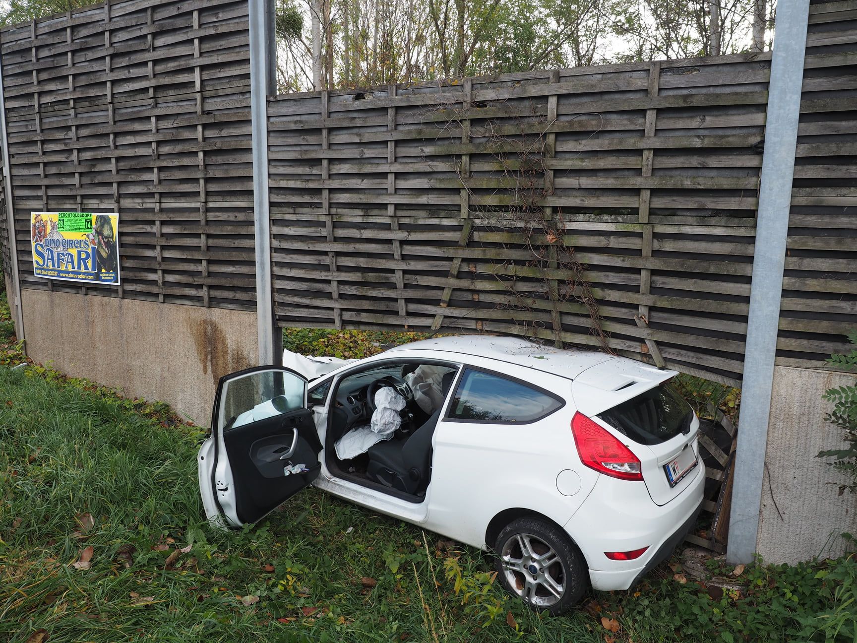 Die Frau verlor die Kontrolle über ihren Wagen.