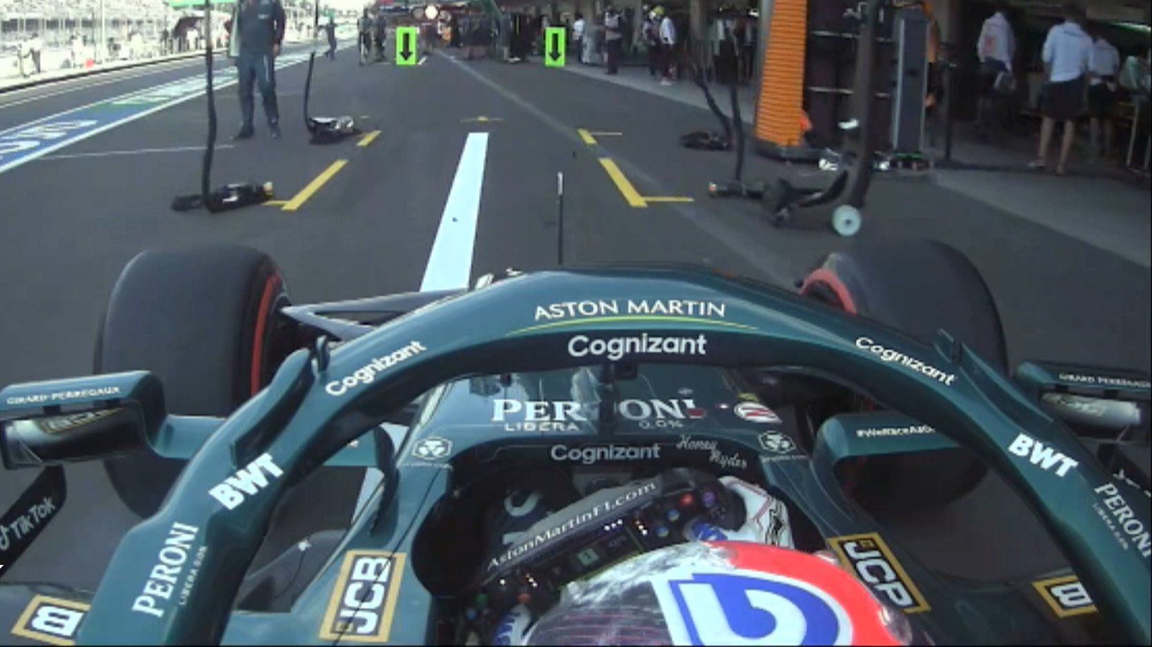 Sebastian Vettel blieb bei der falschen Box stehen. 