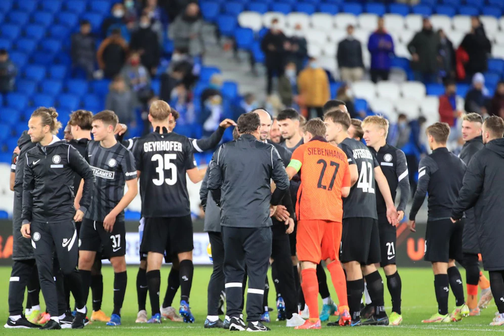 Sturm meldete am Samstagabend gleich mehrere infizierte Spieler und Betreuer. 