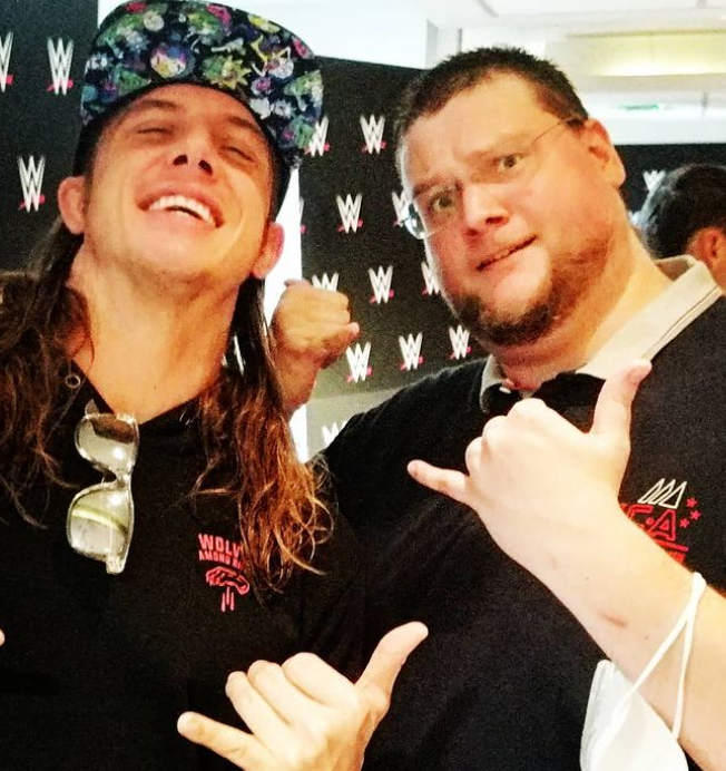 "Bro" Matt Riddle ist immer gut aufgelegt.