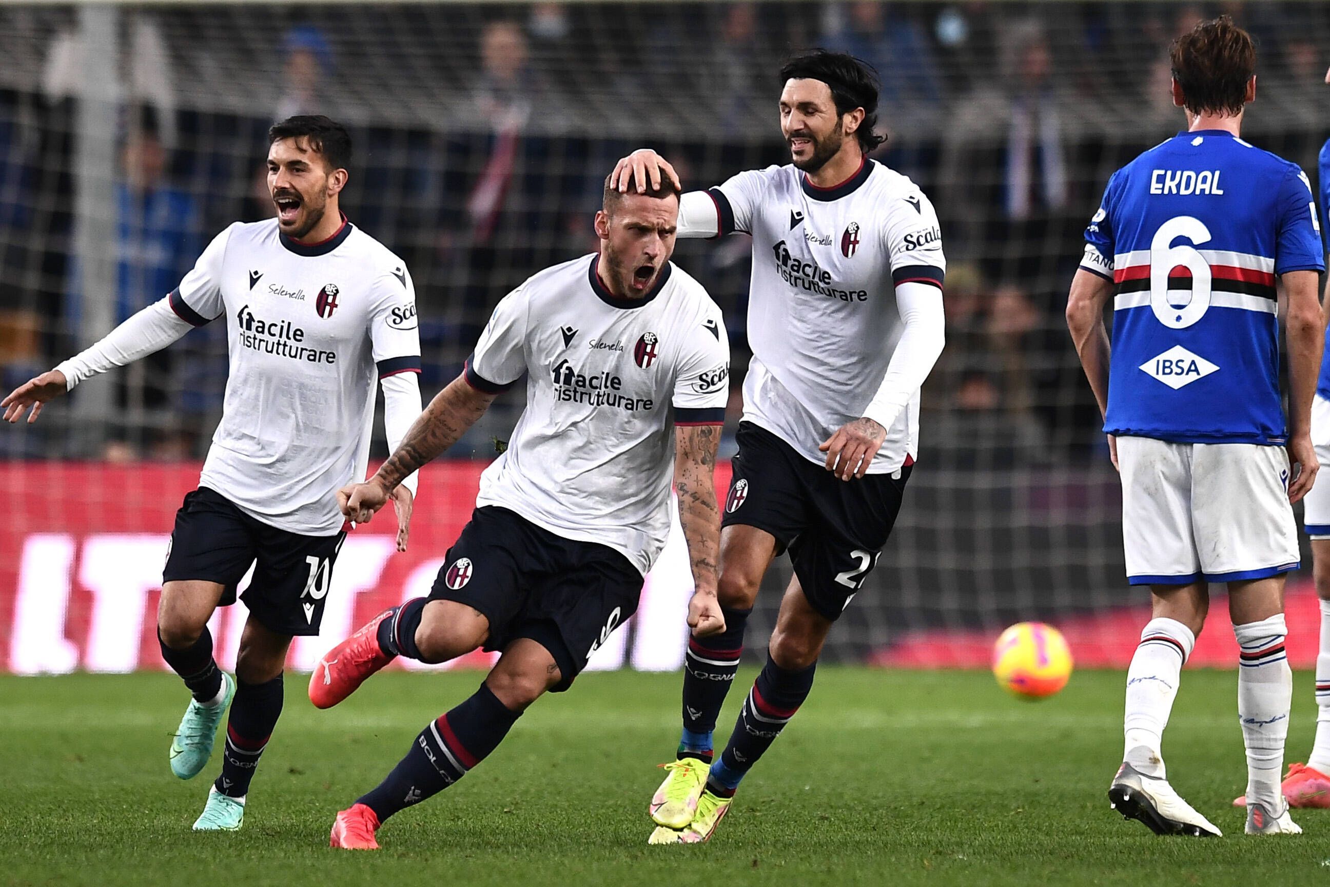 Marko Arnautovic trifft gegen Sampdoria Genua.