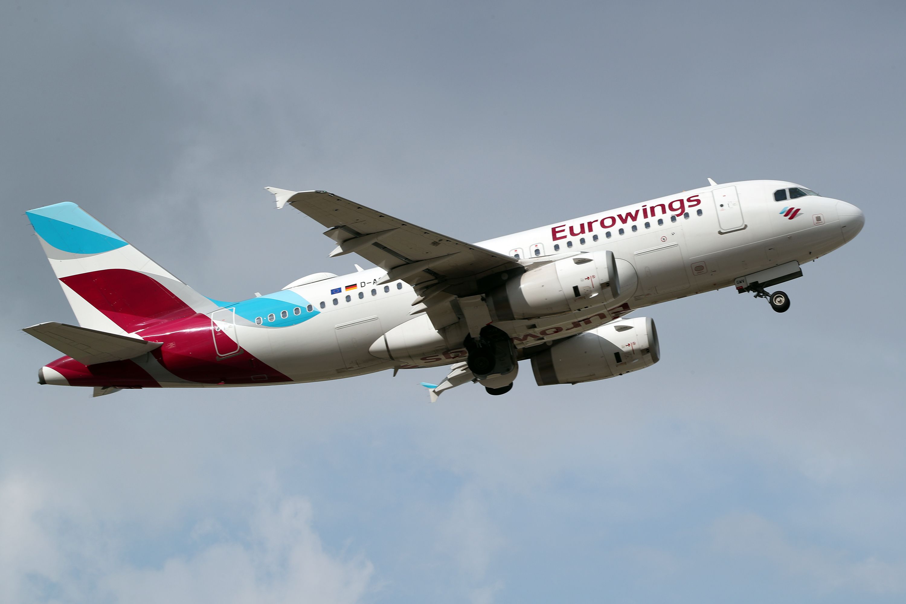 An Bord einer Eurowings-Maschine kam es zu einem Todesfall (Symbolbild).