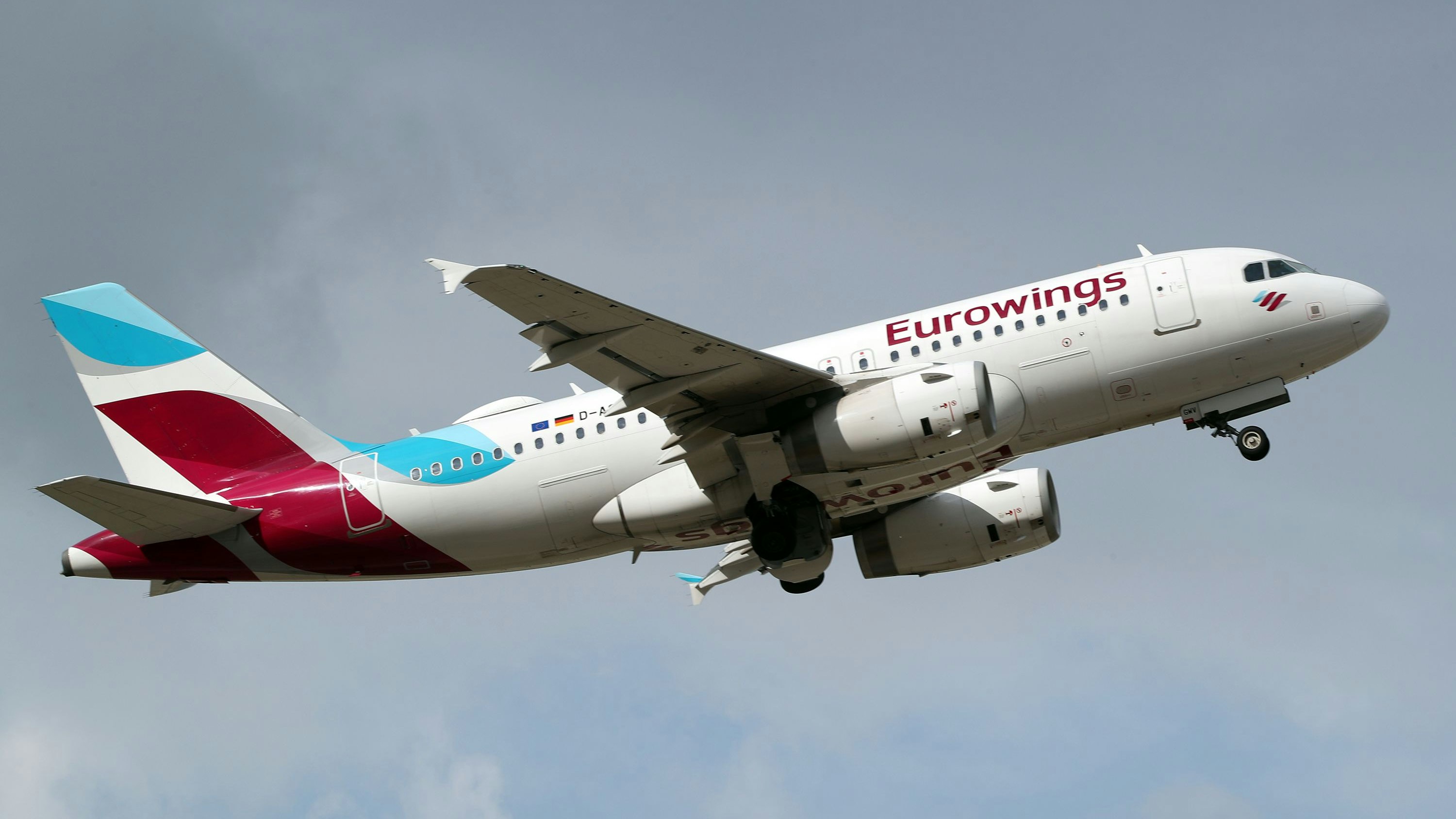 An Bord einer Eurowings-Maschine kam es zu einem Todesfall (Symbolbild).
