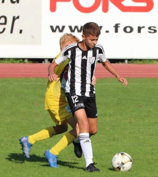 Der junge Belmin Kadić in Aktion