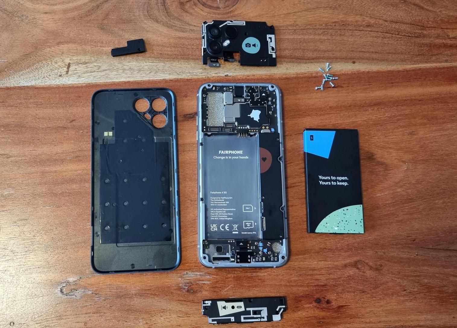 So sieht das Innenleben des Fairphone 4 aus.