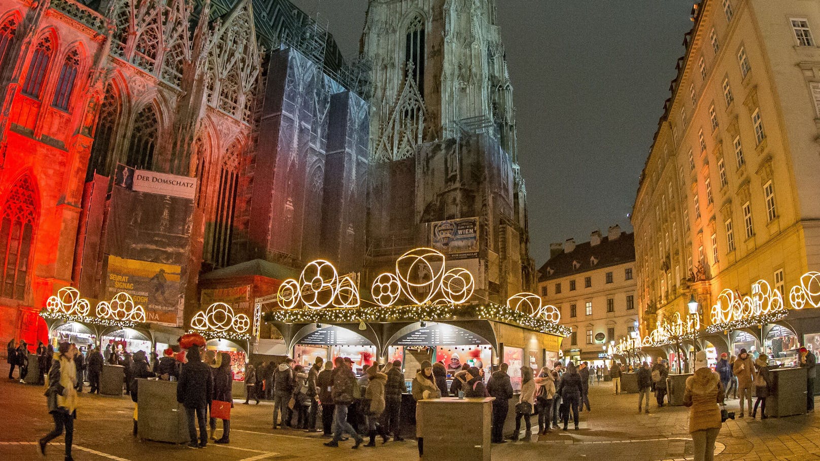 Am Freitag eröffnet der Adventmarkt am Stephansplatz. Bevor es soweit ist,...