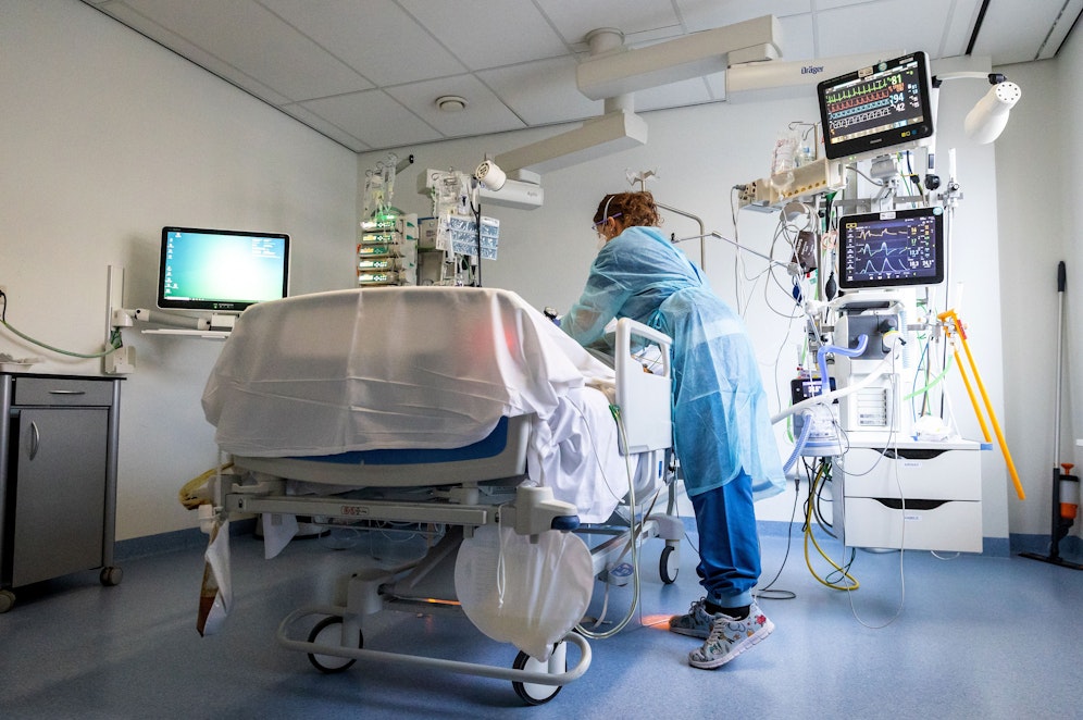 Mehr als 200 Covid-Patienten müssen immer noch auf ICUs betreut werden.