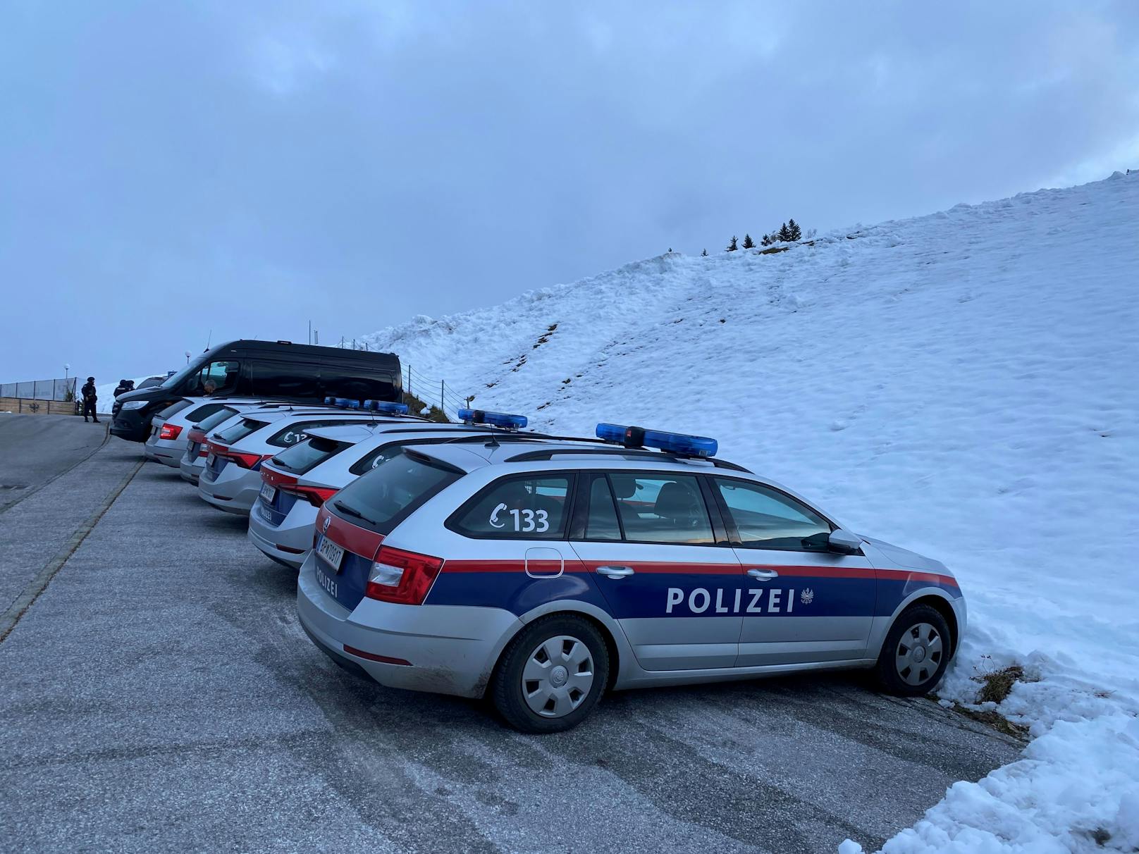 Montagfrüh wurde die Tiroler Polizei darüber alarmiert, dass am Weerberg (Bezirk Schwaz) ein Gewaltdelikt verübt wurde.