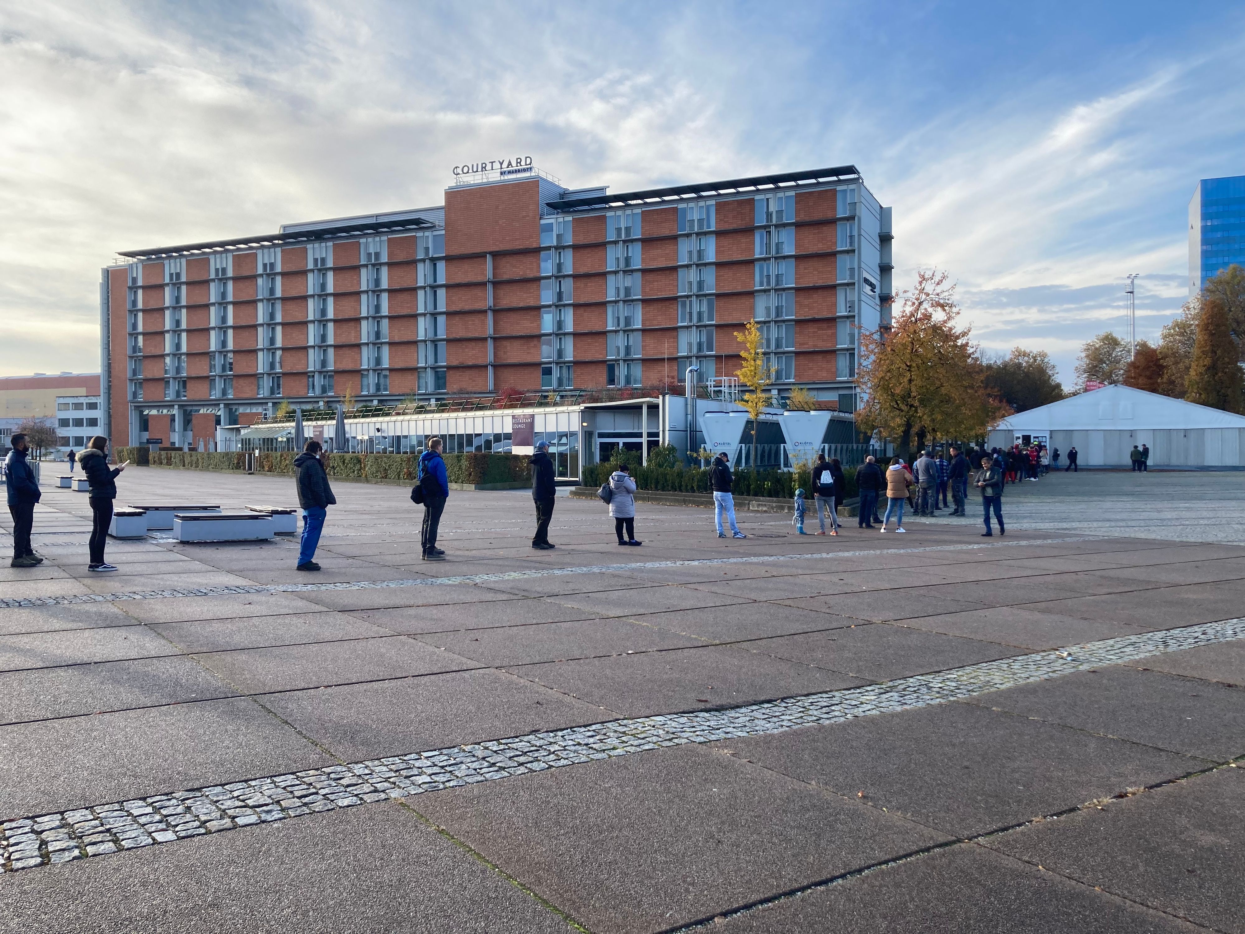 Mehr als eine halbe Stunde musste man in Linz am Montag auf seinen Test warten.