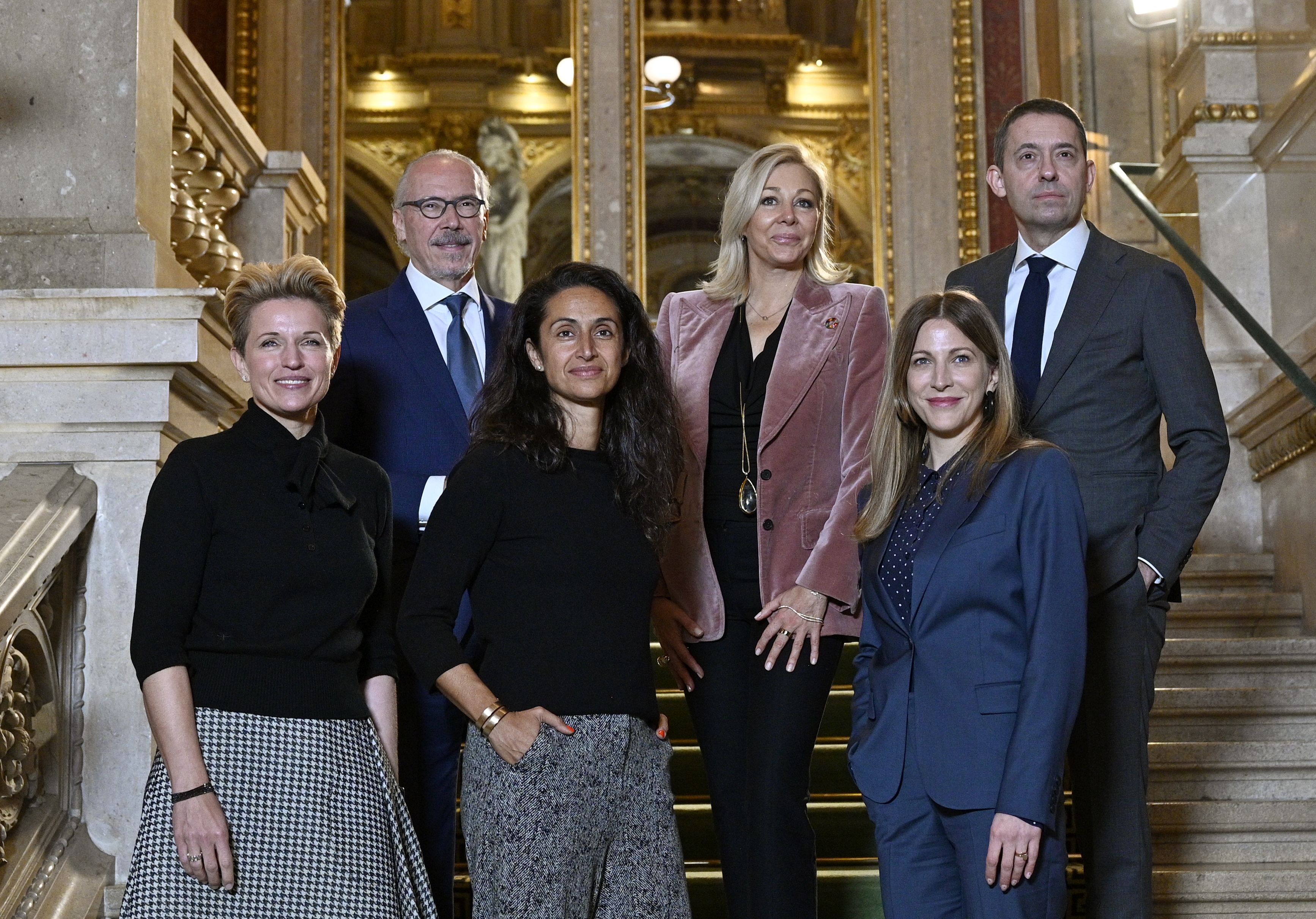 (v.l.), Birgit Reitbauer - Gastronomin, Siegfried Meryn - Sicherheitsbeauftragter Covid-19, Maryam Yeganegfar - Eventplanung, Nadja Swarovski - Swarovski Foundation, Katha Häckel-Schinkinger - Freundeskreis Wr. Staatsoper, Operndirektor Bogdan Roscic