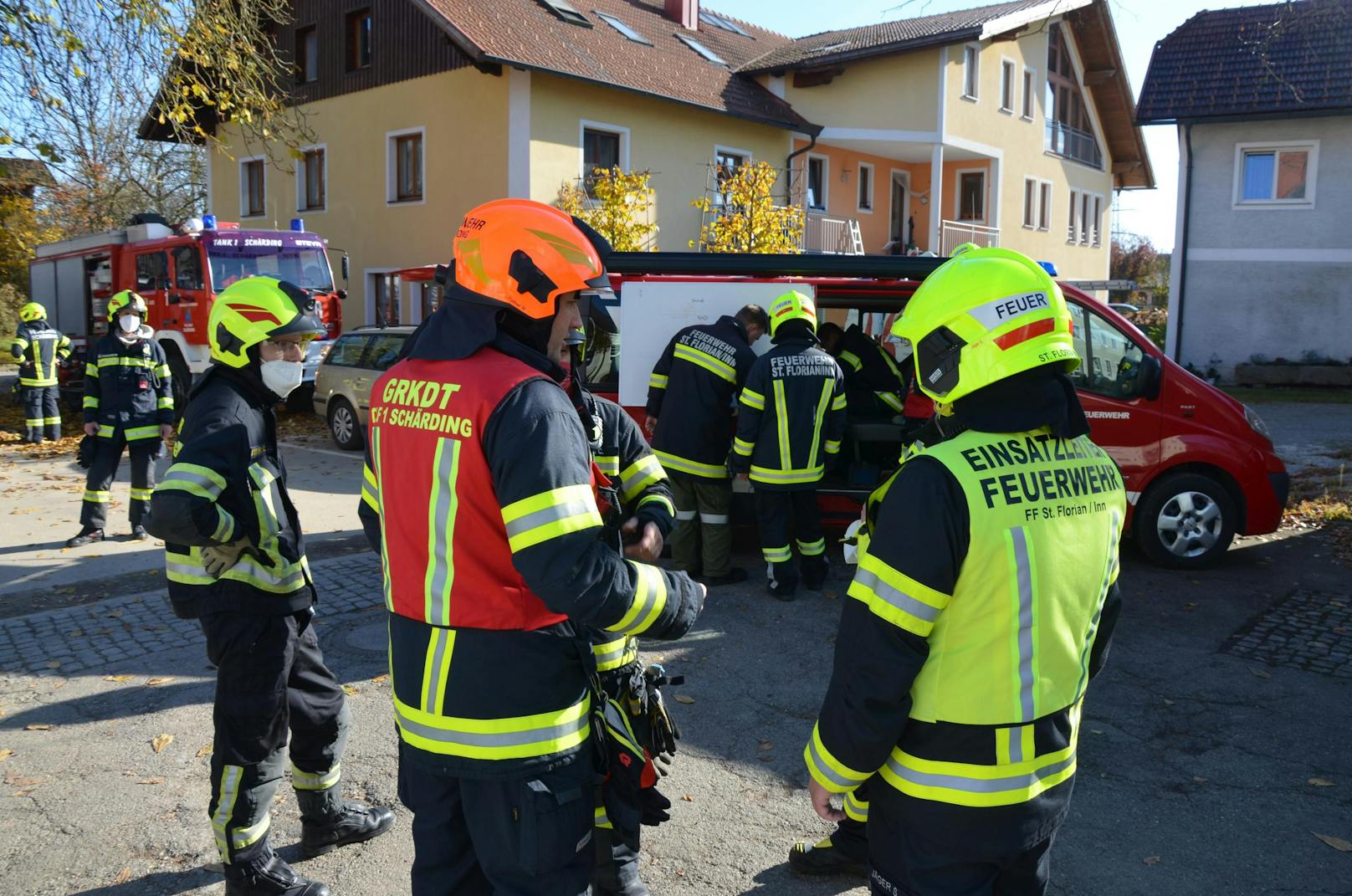 Zahlreiche Feuerwehren wurden zum Einsatzort gerufen.