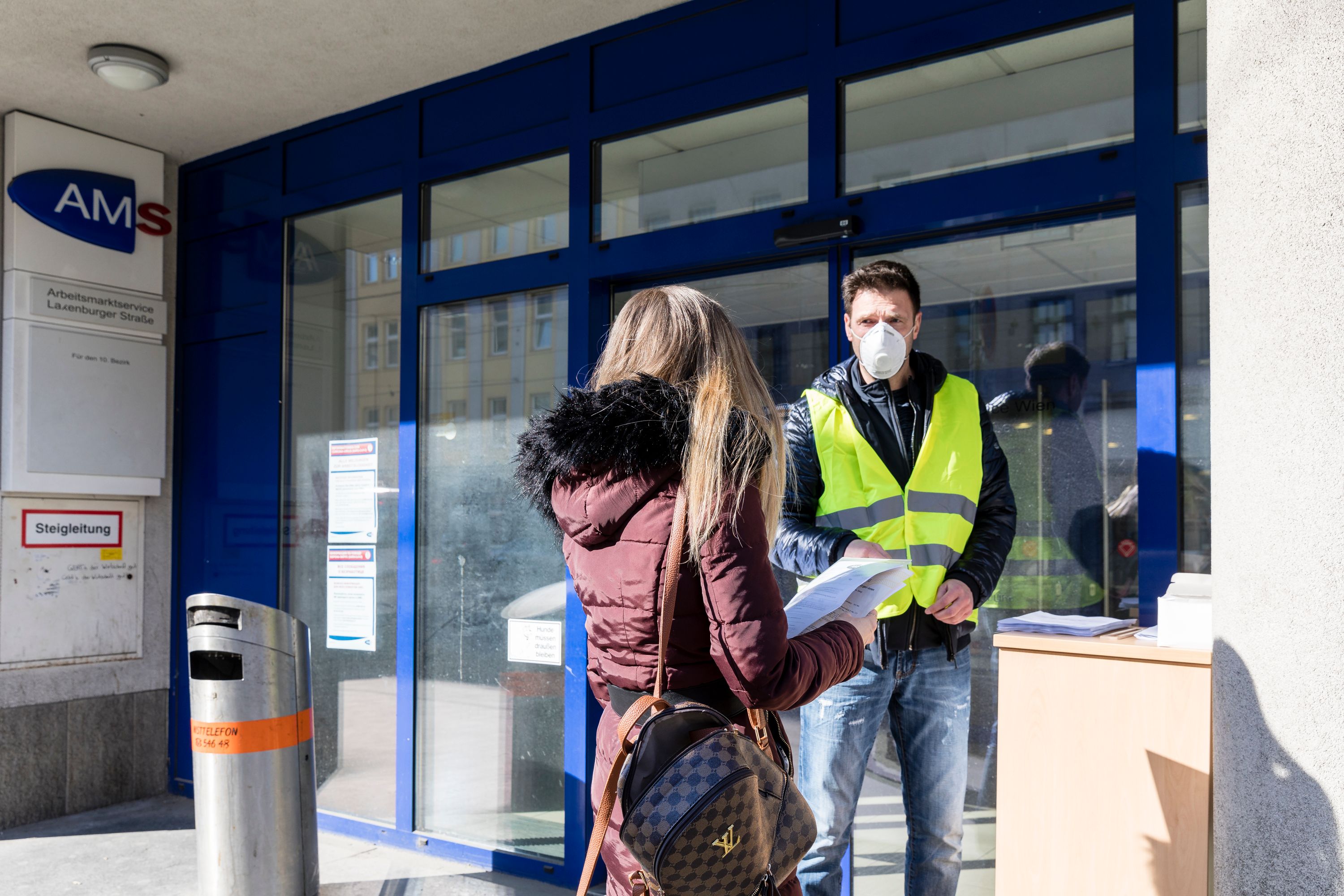 Mit der 2G-Regeln ändern sich auch die Maßnahmen für AMS-Klienten drastisch.