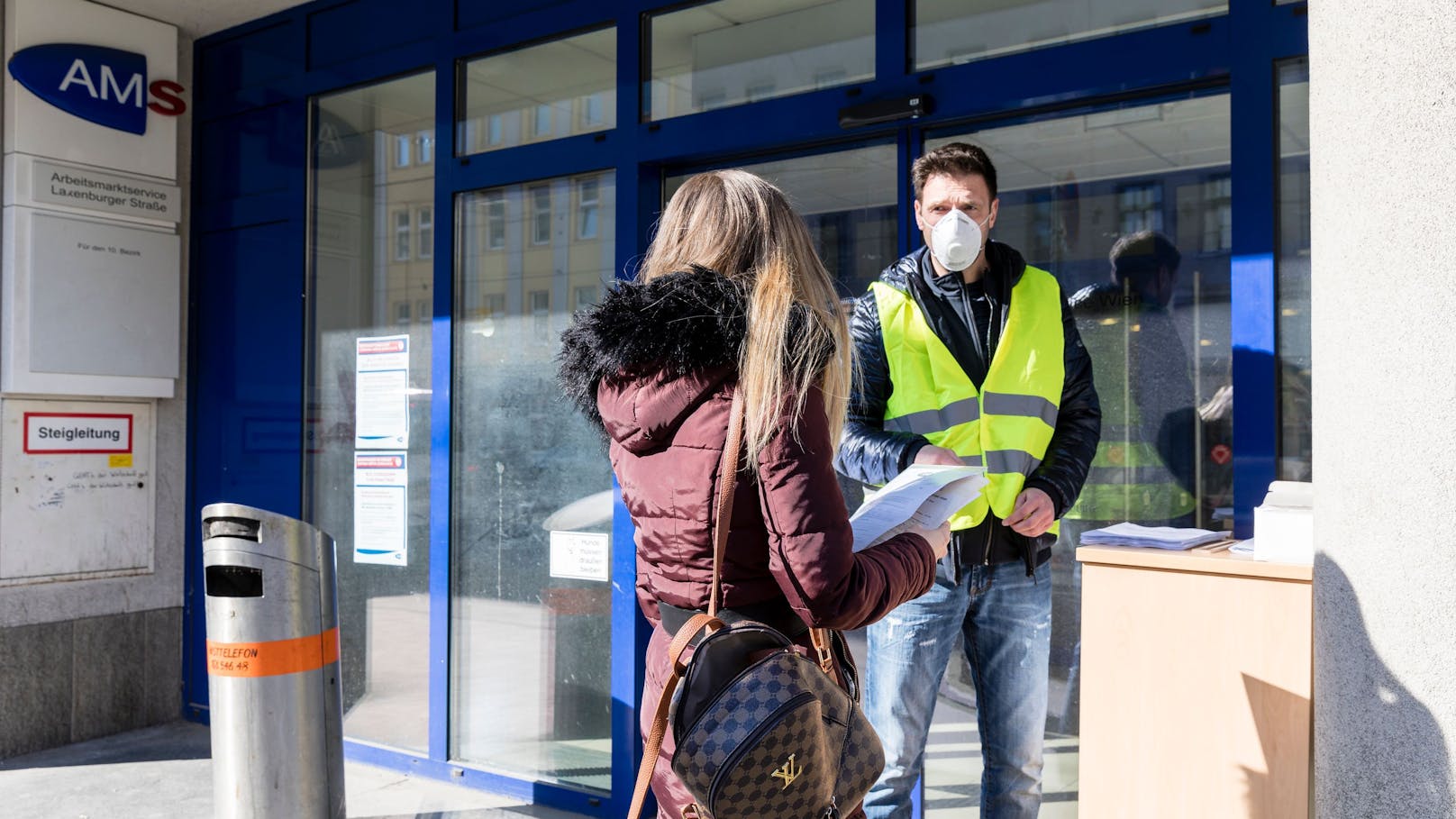 AMS streicht dreifacher Mutter die Notstandshilfe