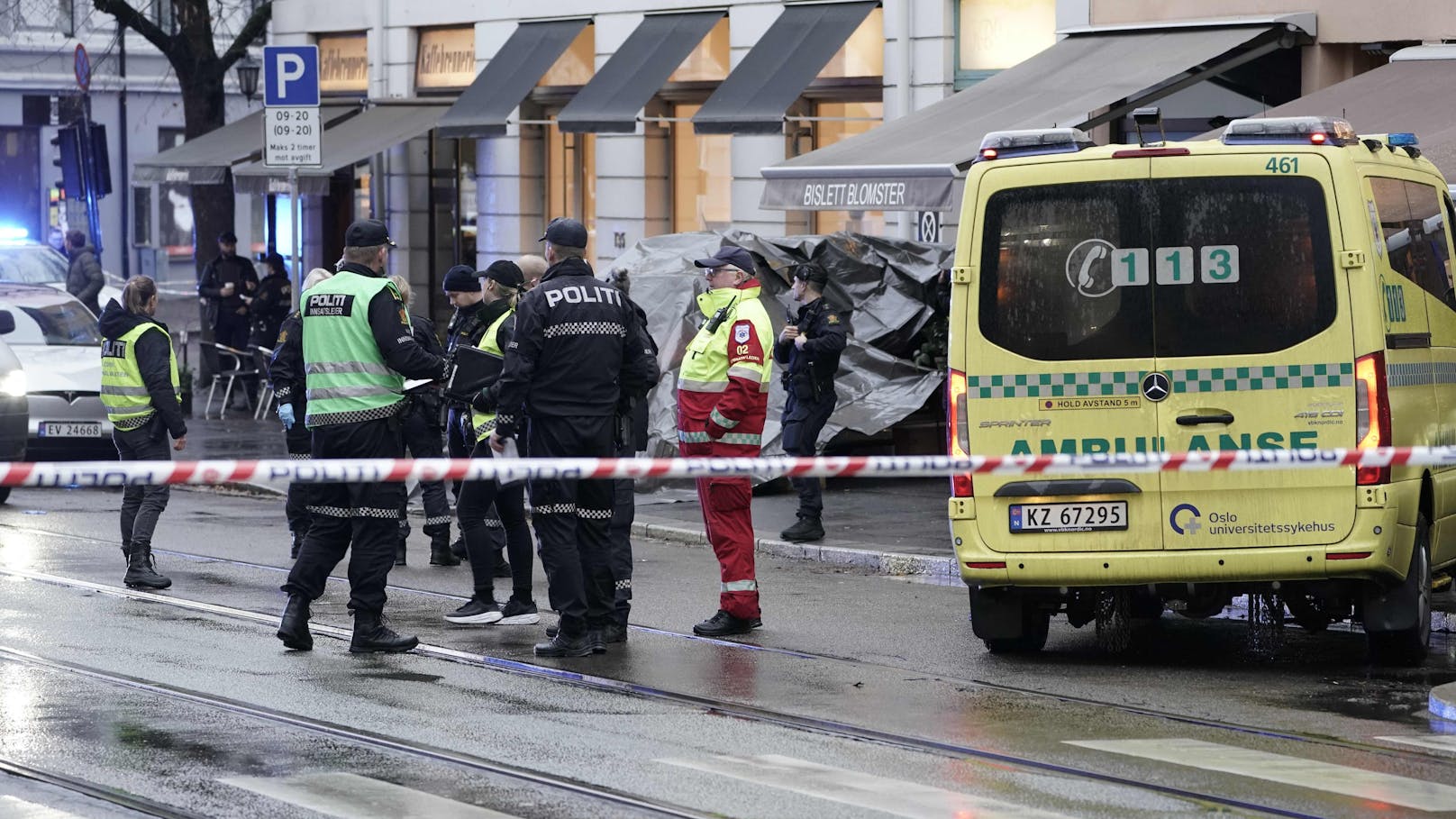 Auf einer Straße in Oslo attackierte ein Mann Passanten mit einem Messer.