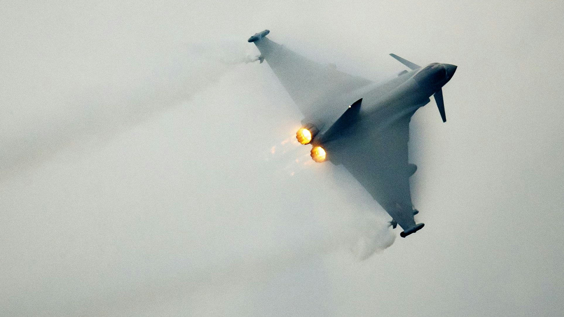 Die Eurofighter trainieren wieder Überschallmanöver über Österreich.