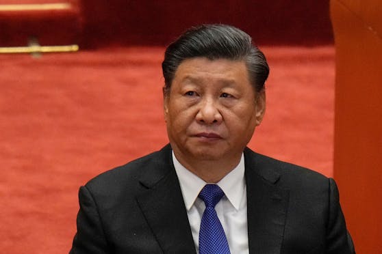 Der Präsident Xi Jinping führt in China eine strenge Null-Covid-Politik.