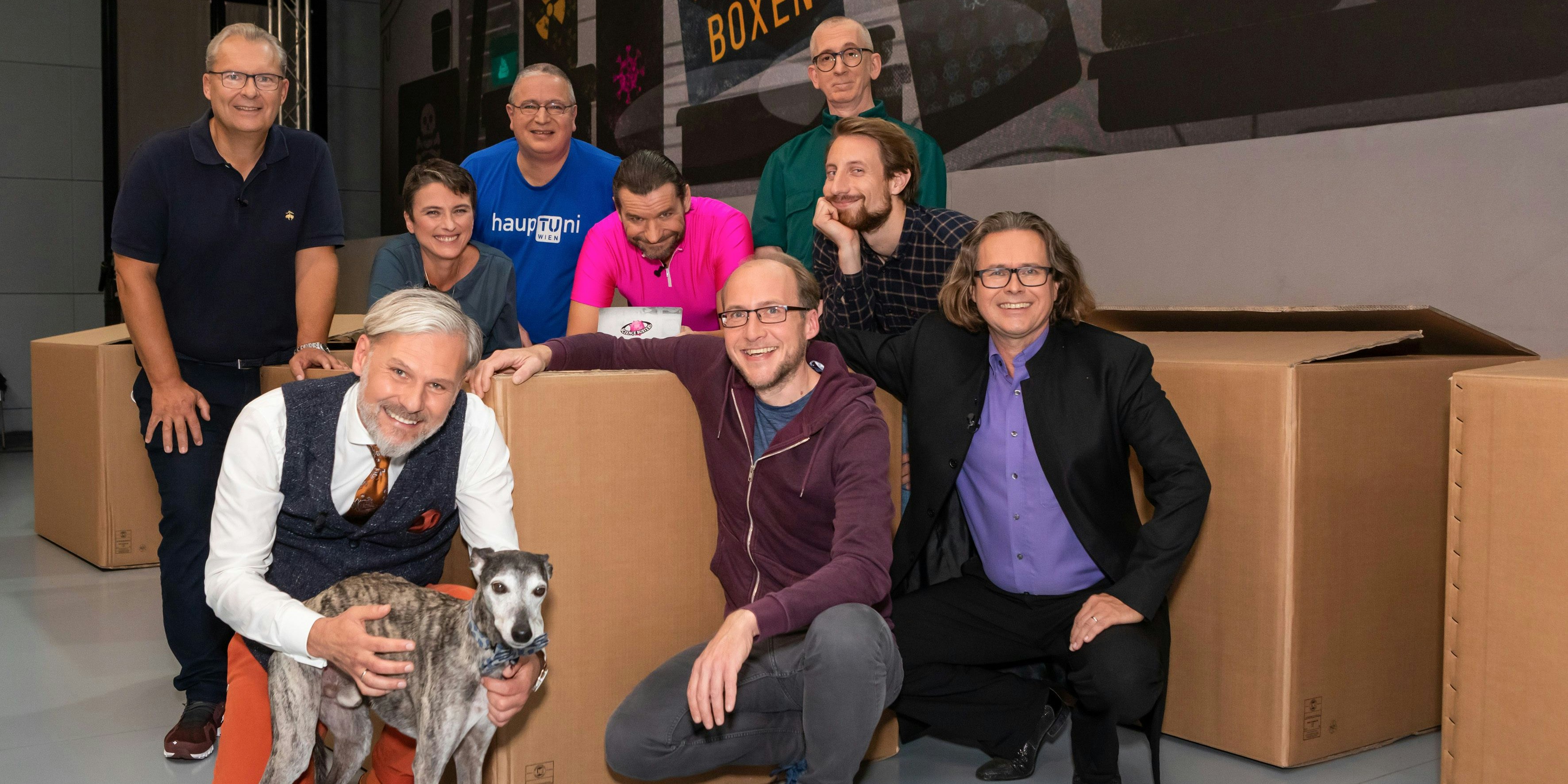 Martin Puntigam (in  Pink) mit dem Rest  der "Science Busters"