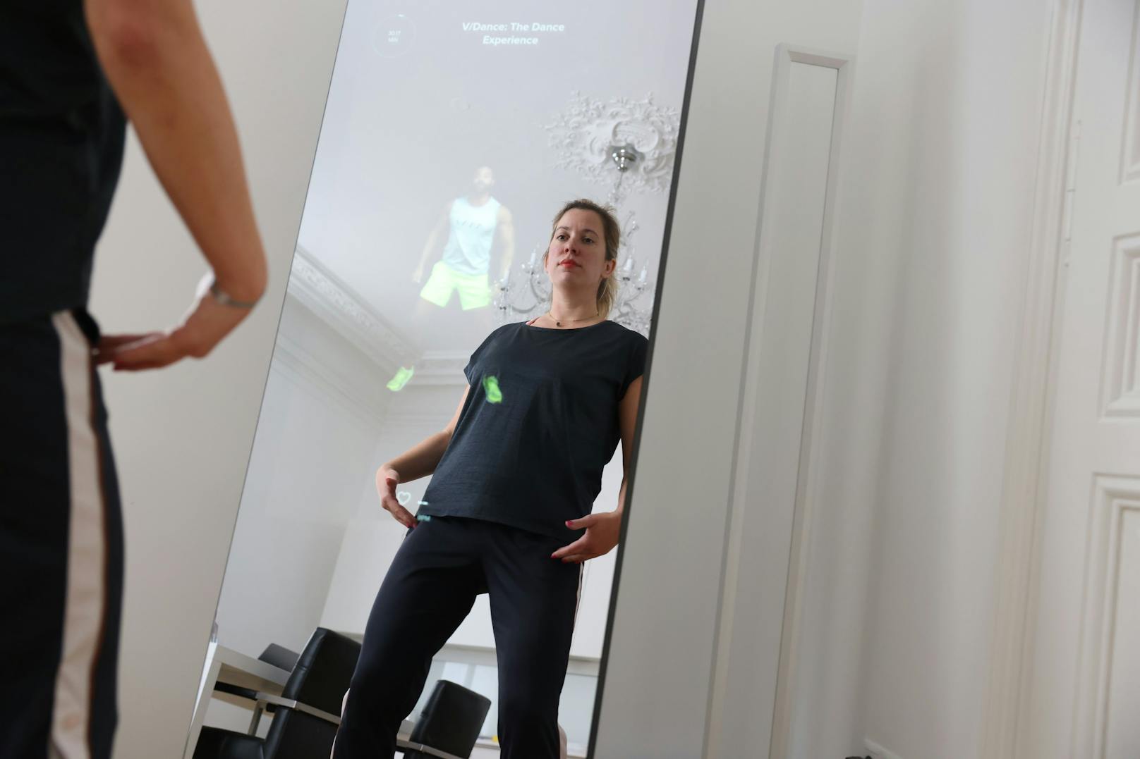Personal-Trainer feuert im Vaha-Spiegel an: <em>"Heute"</em>-Redakteurin Sandra Kartik testete das Fitness-Geheimnis der Stars.