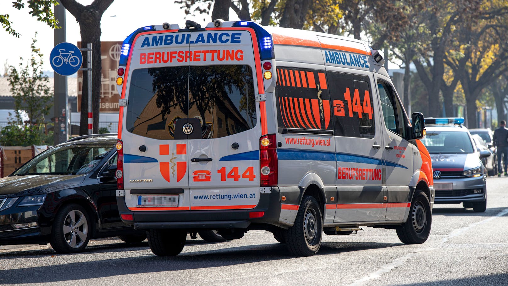 Der Verletzte wurde von der Wiener Berufsrettung in ein Krankenhaus transportiert.