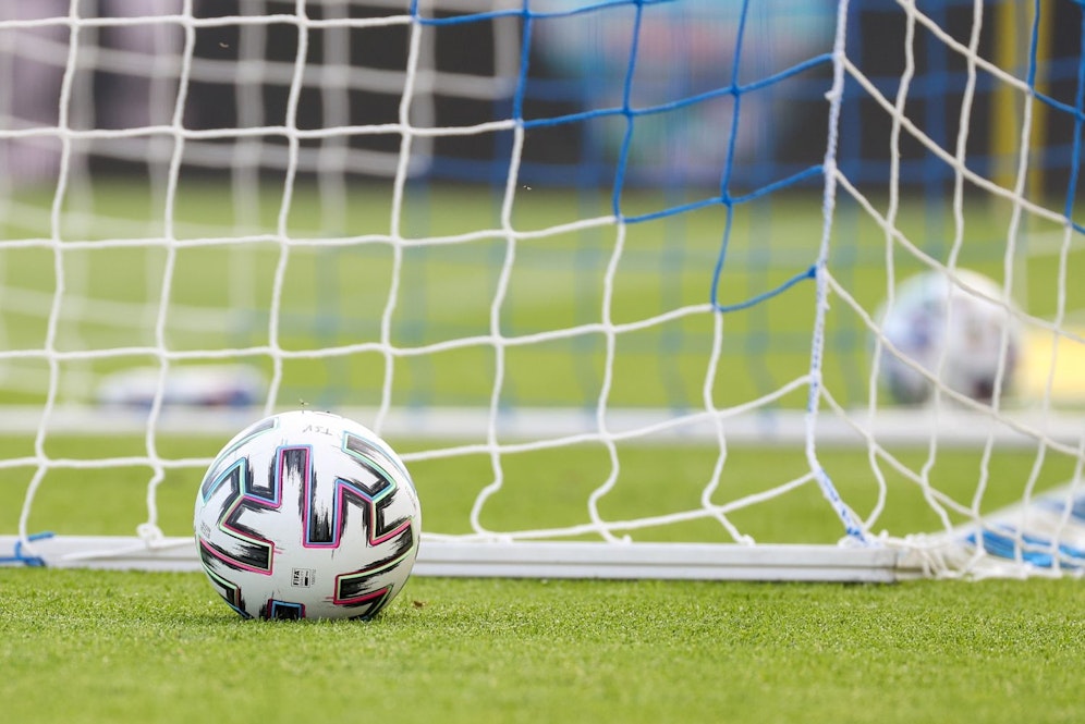 Eine Tragödie erschüttert die Fußball-Welt.