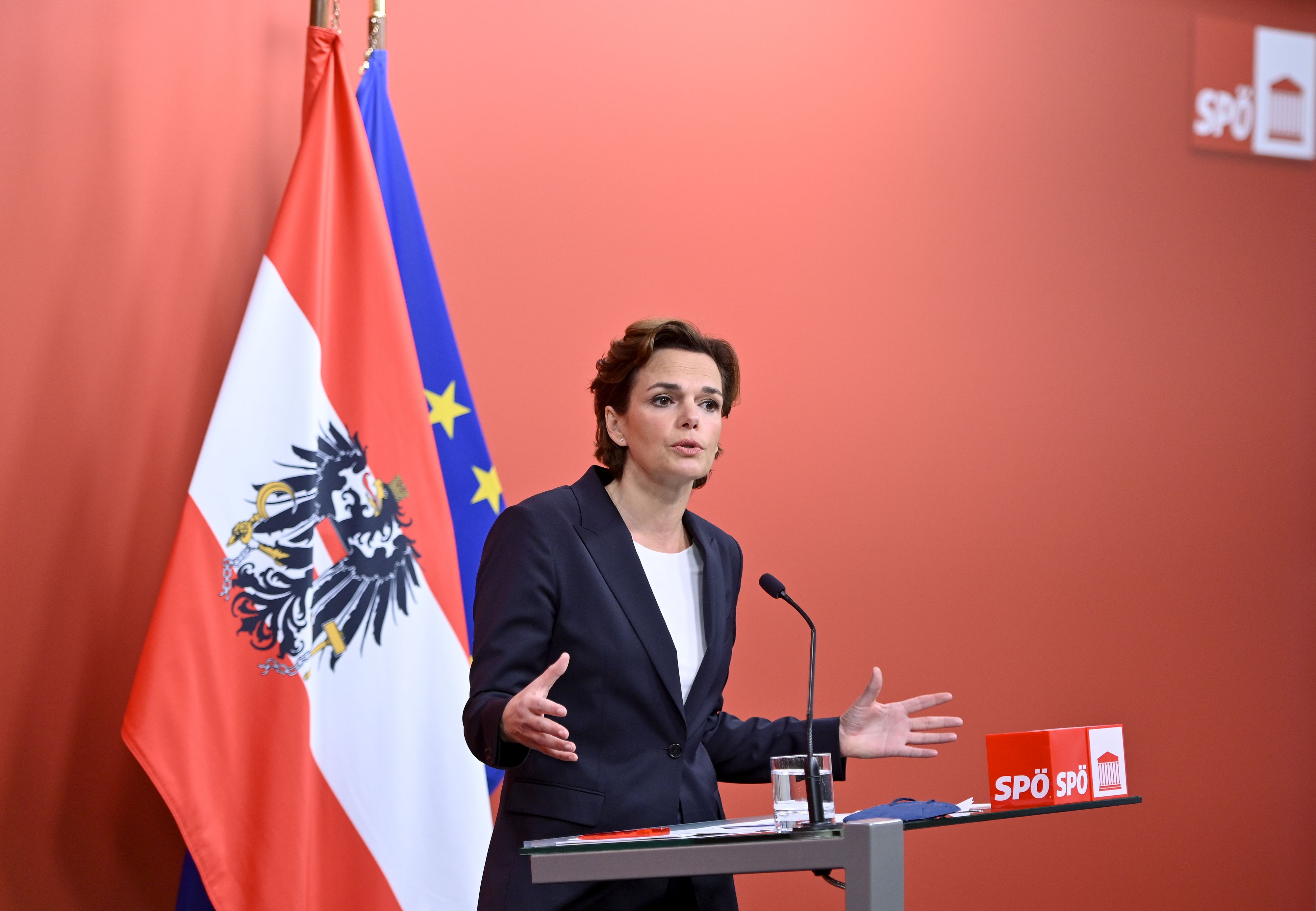 Nur eine Maßnahme könnte einen bundesweiten Lockdown jetzt noch verhindern, so Rendi-Wagner am Donnerstag.