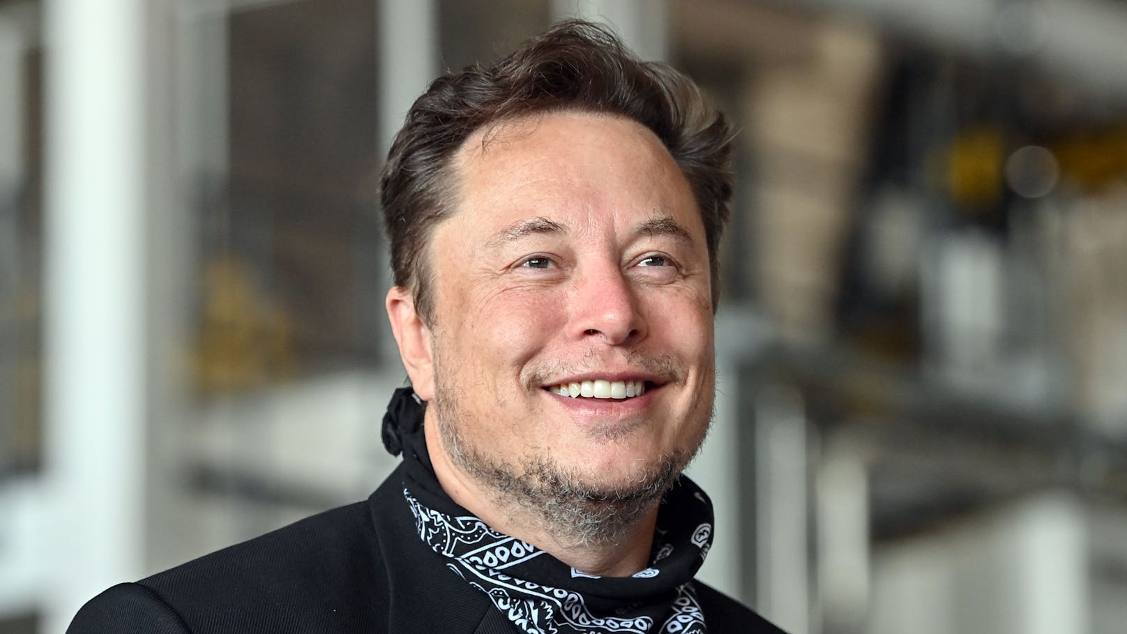Tesla-Chef <strong>Elon Musk</strong> hat nun&nbsp;mehrere Millionen Aktien verkauft. Existenzsorgen muss man sich deshalb um ihn jedoch keine machen.