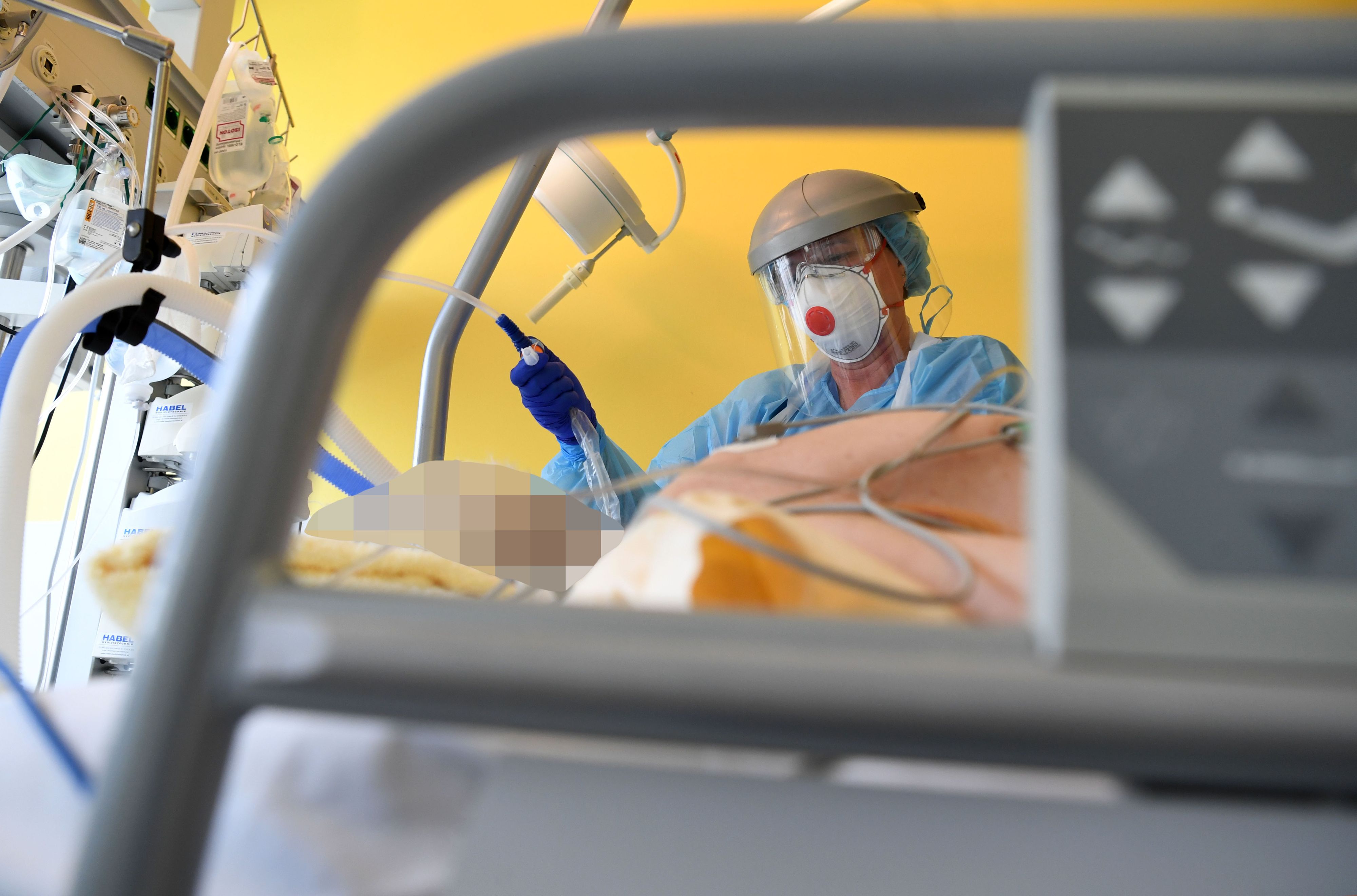 Die Intensivstationen füllen sich mit Covid-19-Patienten. (Symbolbild)